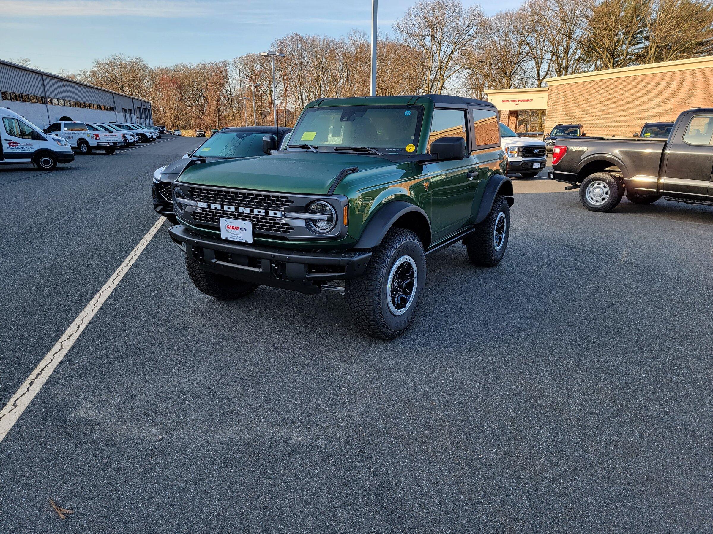 Ford Bronco 5/9 Build Week group. (ManSquatch Week) 20220422_073344