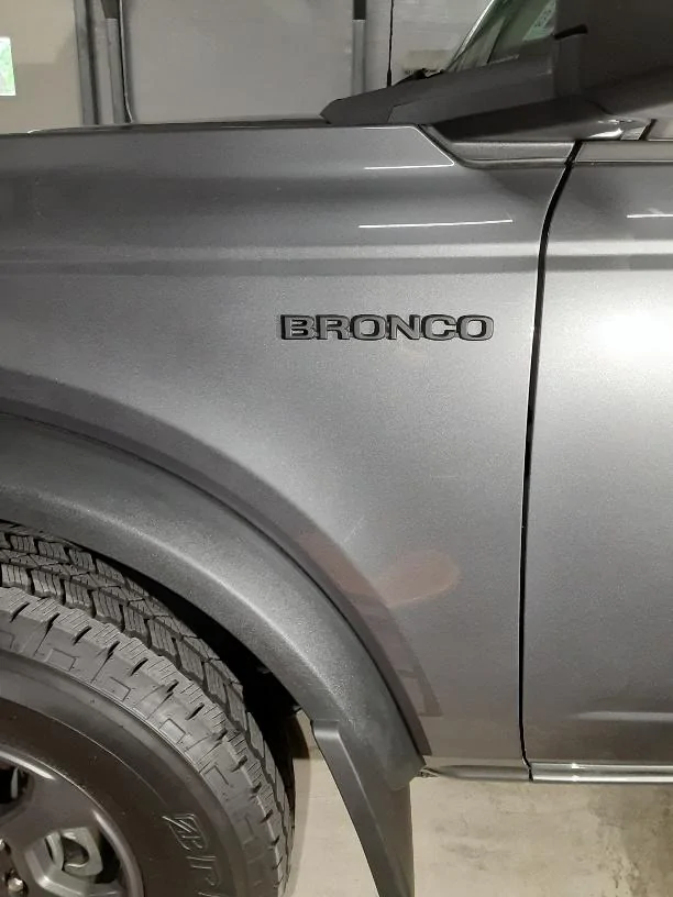 Ford Bronco CARBONIZED GRAY Bronco Club 1650654510932