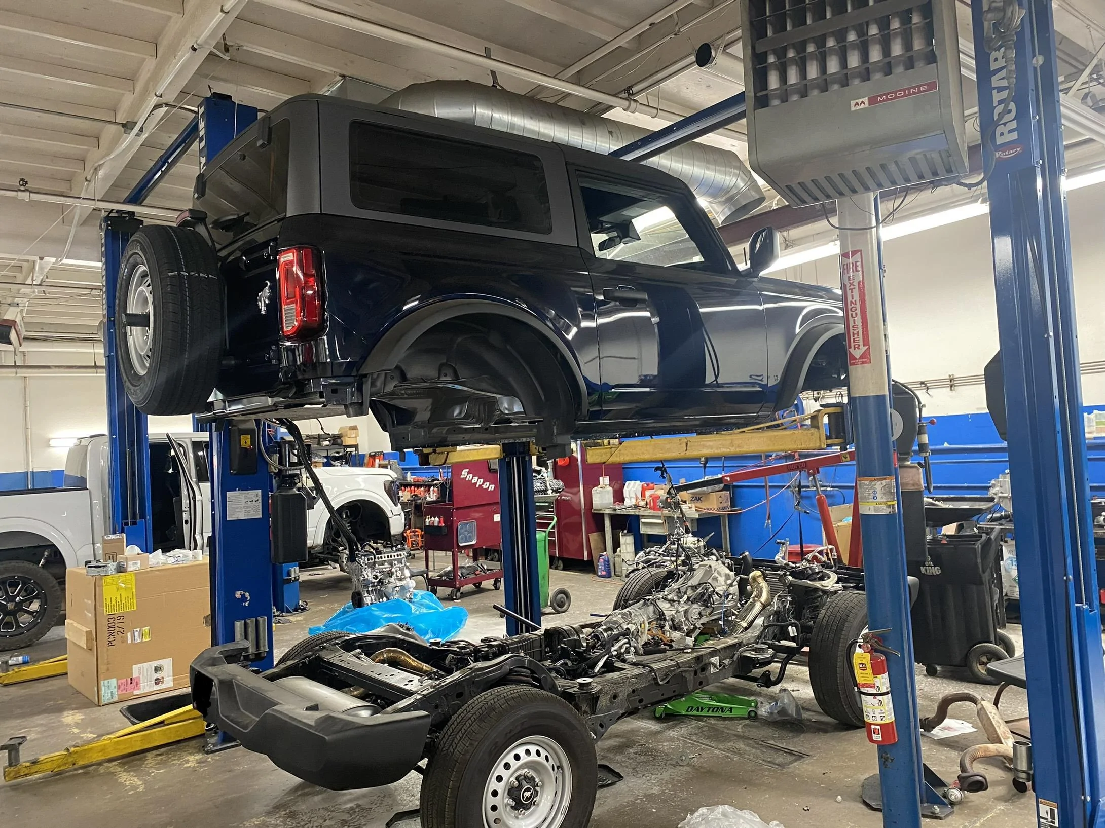 Ford Bronco Body removed engine replacement photo 0A4C3C10-12D9-437E-B7C0-B609DACB67DE