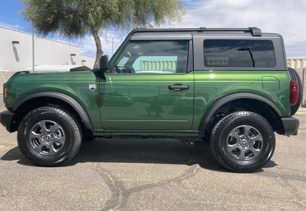 Ford Bronco ERUPTION GREEN Bronco Club 1650737539684