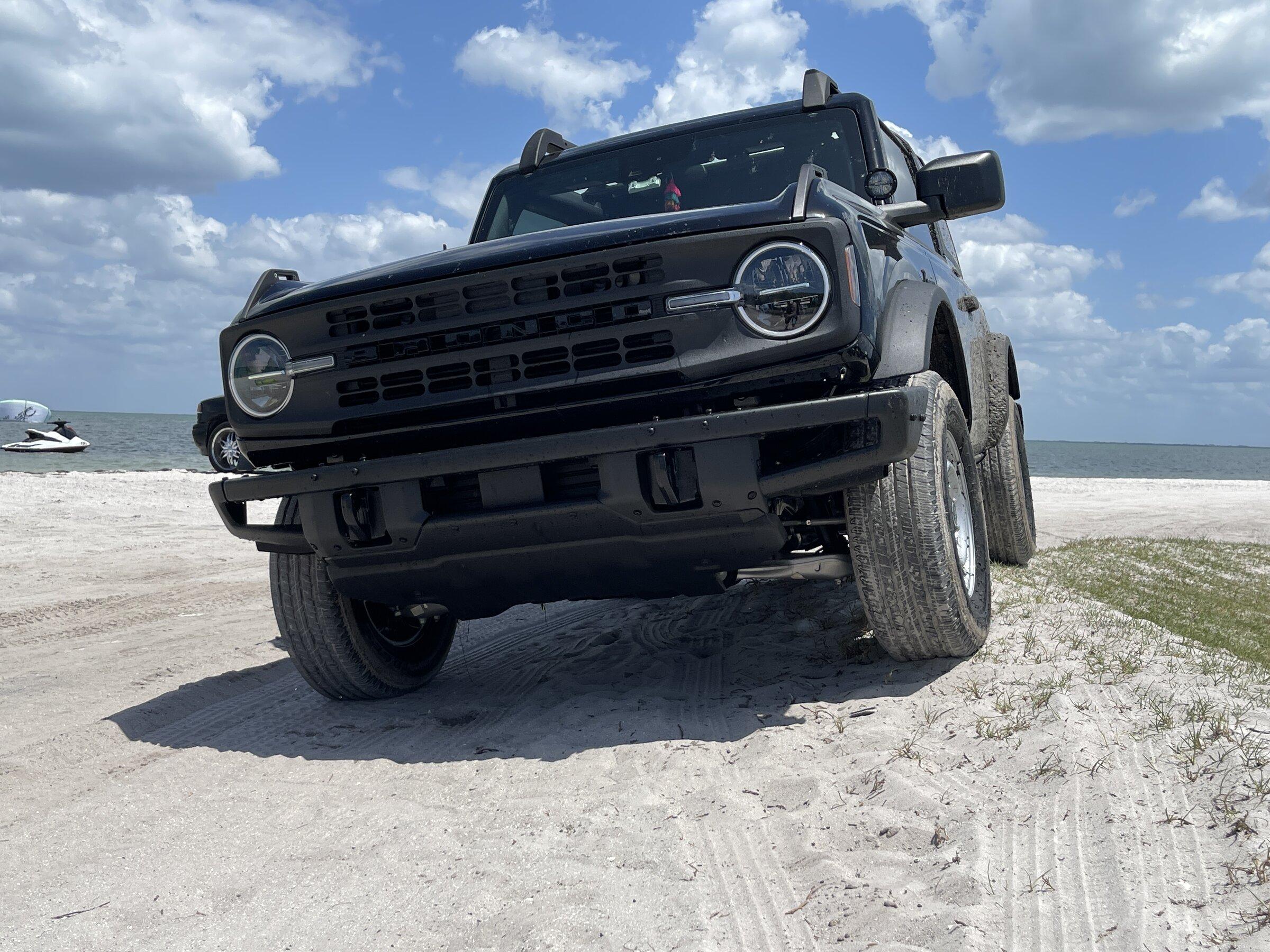 Ford Bronco SHADOW BLACK Bronco Club DDD7524A-3CAA-4BFD-AEE7-3D95895F2B26
