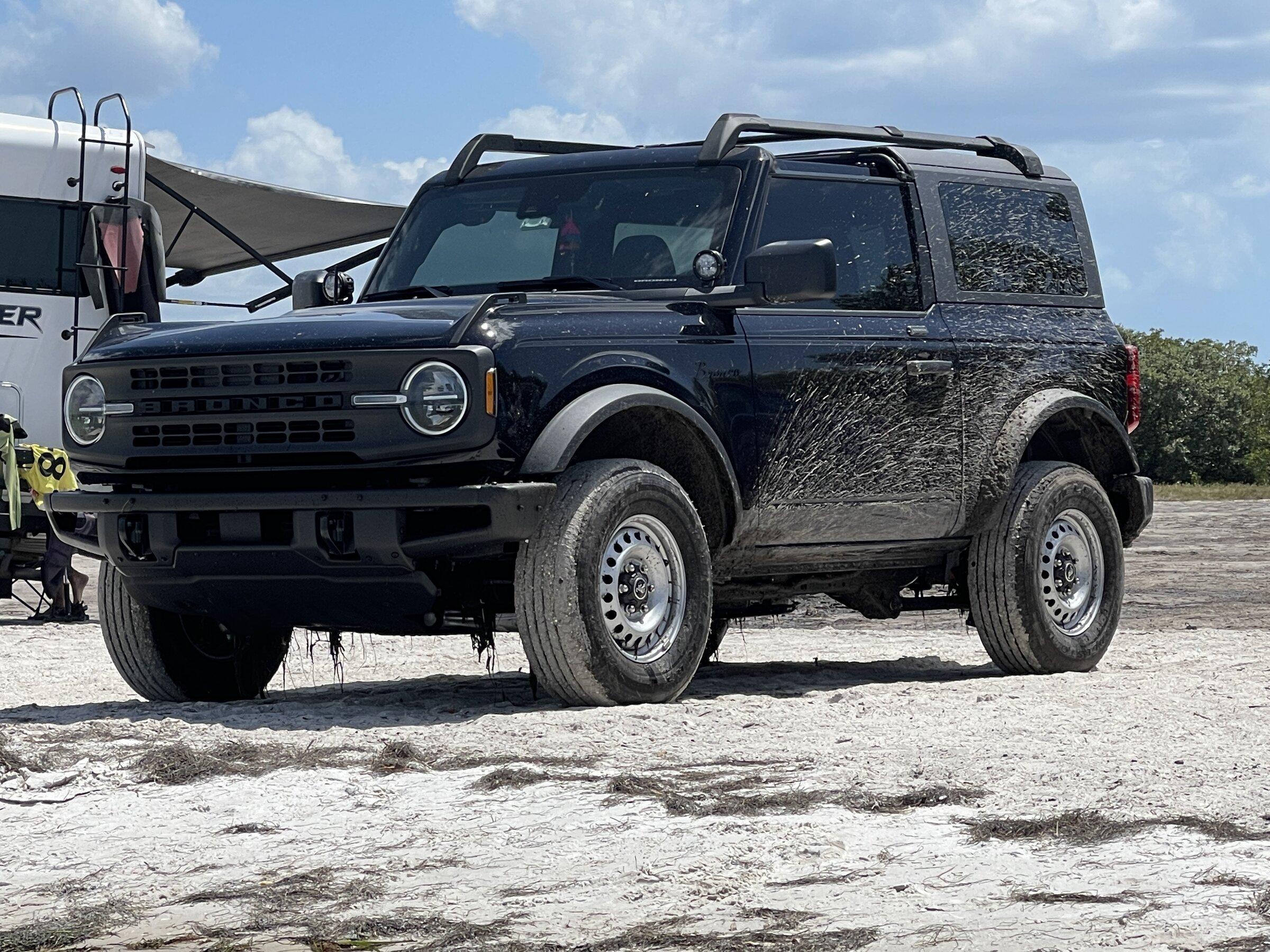 Ford Bronco SHADOW BLACK Bronco Club C33DCAD6-55F6-4FC0-9484-708F00ACA541