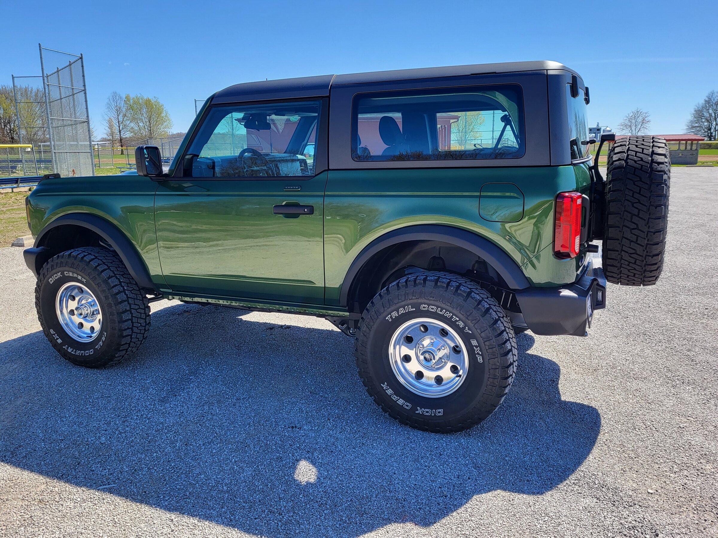 Ford Bronco ERUPTION GREEN Bronco Club 20220409_144610