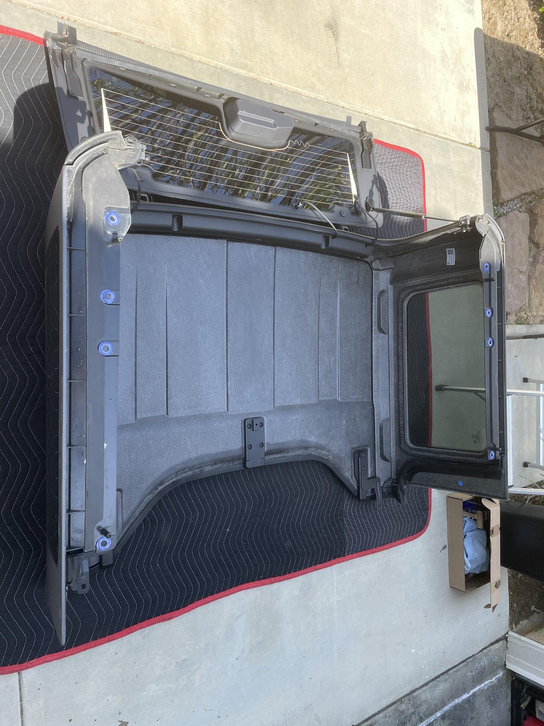Ford Bronco Hardtop sound deadening mod using Kilmat 84B04551-1113-426E-878A-C2A51C567A61