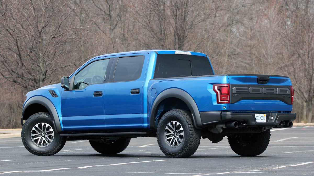 2019-ford-f-150-raptor-review.jpg