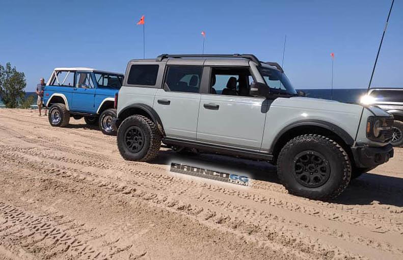 2021 Ford Bronco Cactus Gray 4-Door Sasquatch 2.jpg