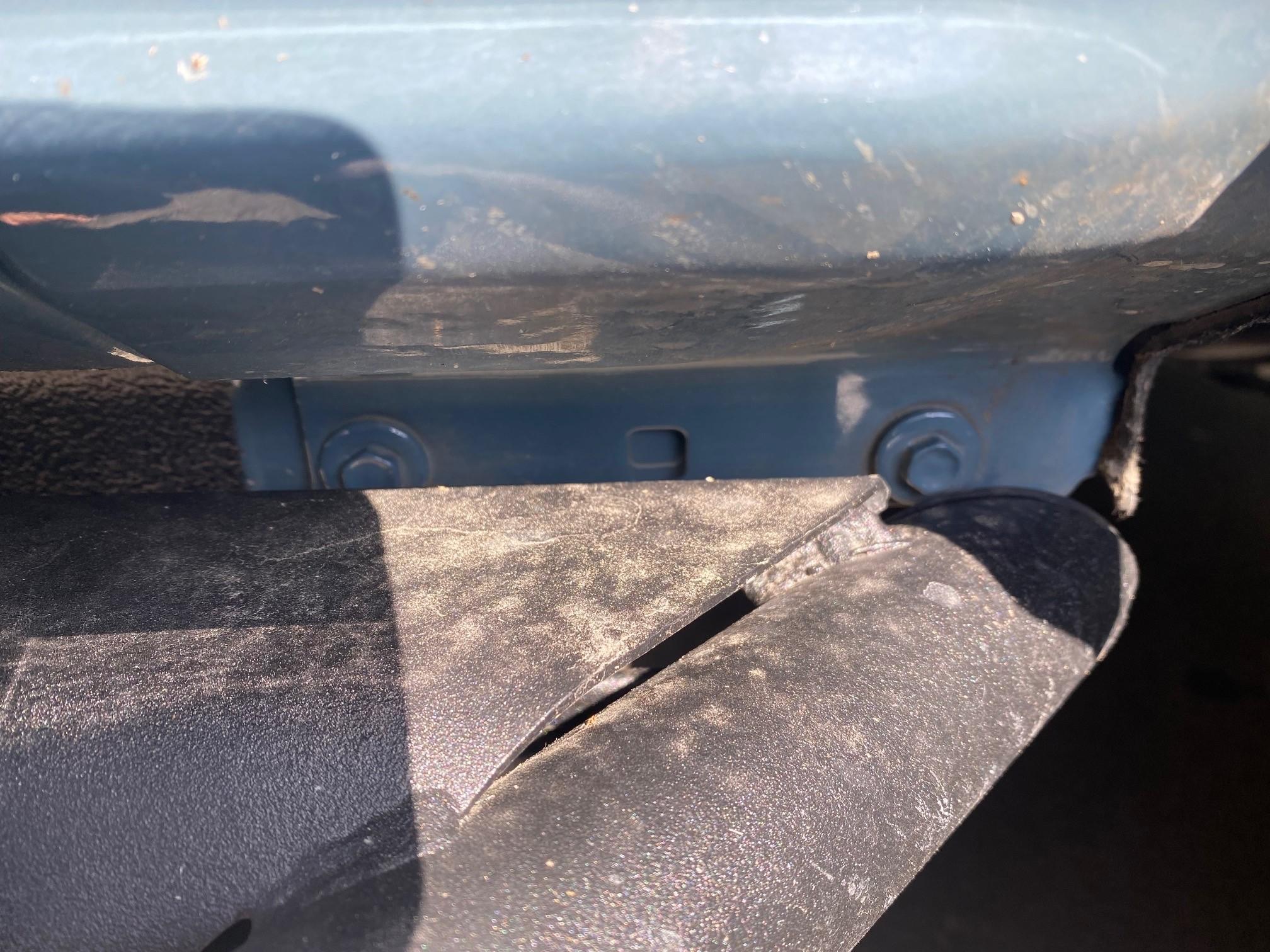 Ford Bronco GoRhino D6 Steps Installed pinch front