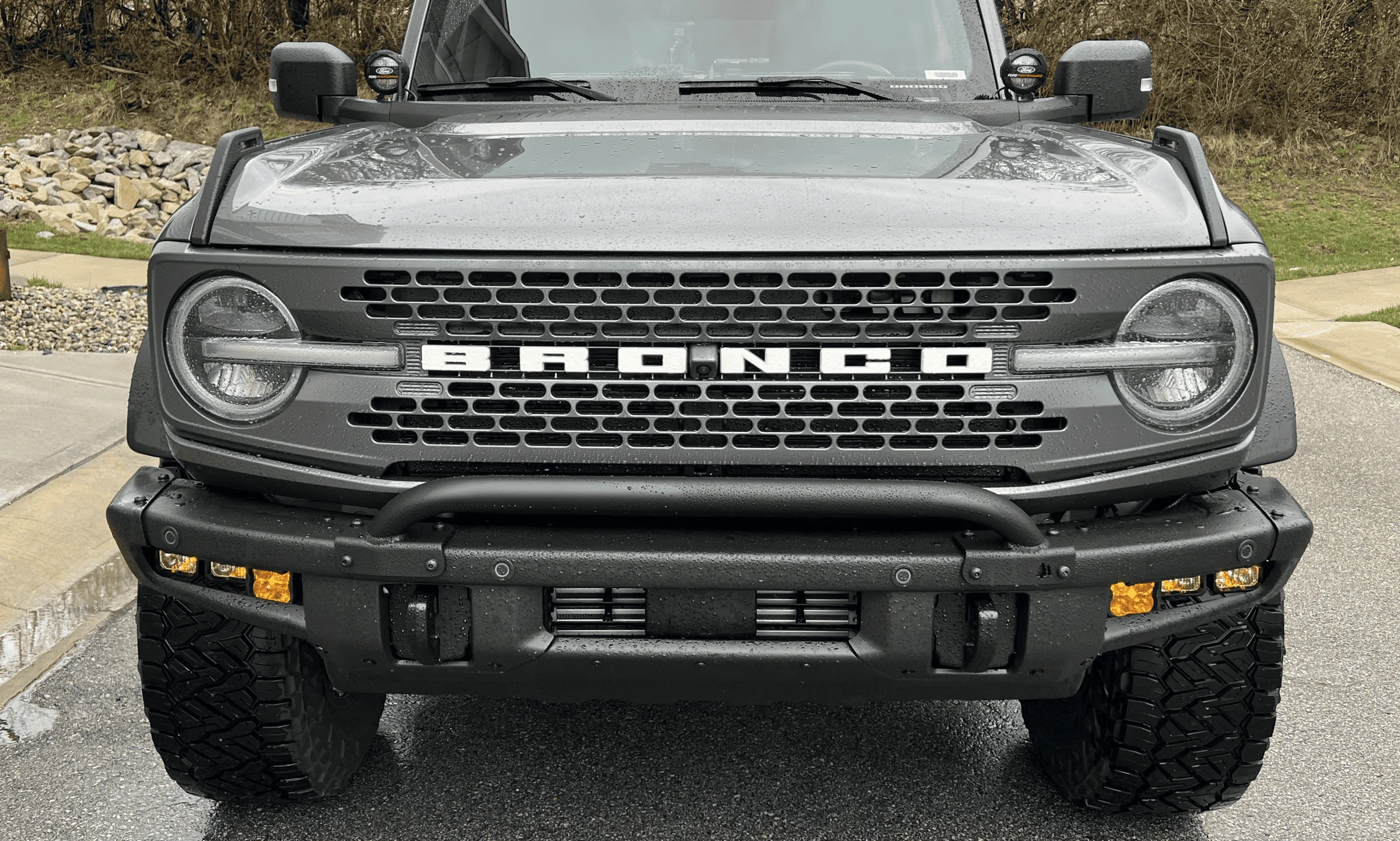 Ford Bronco CARBONIZED GRAY Bronco Club tempImageOmZorW