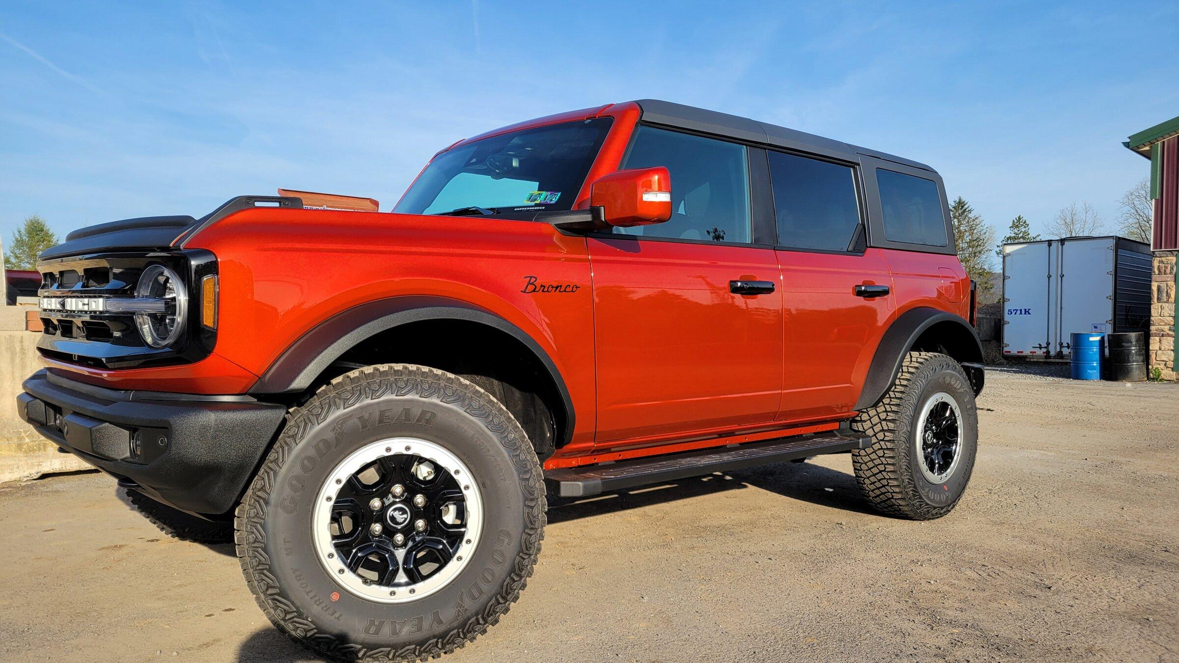 Ford Bronco HOT PEPPER RED Bronco Club 20220425_080422
