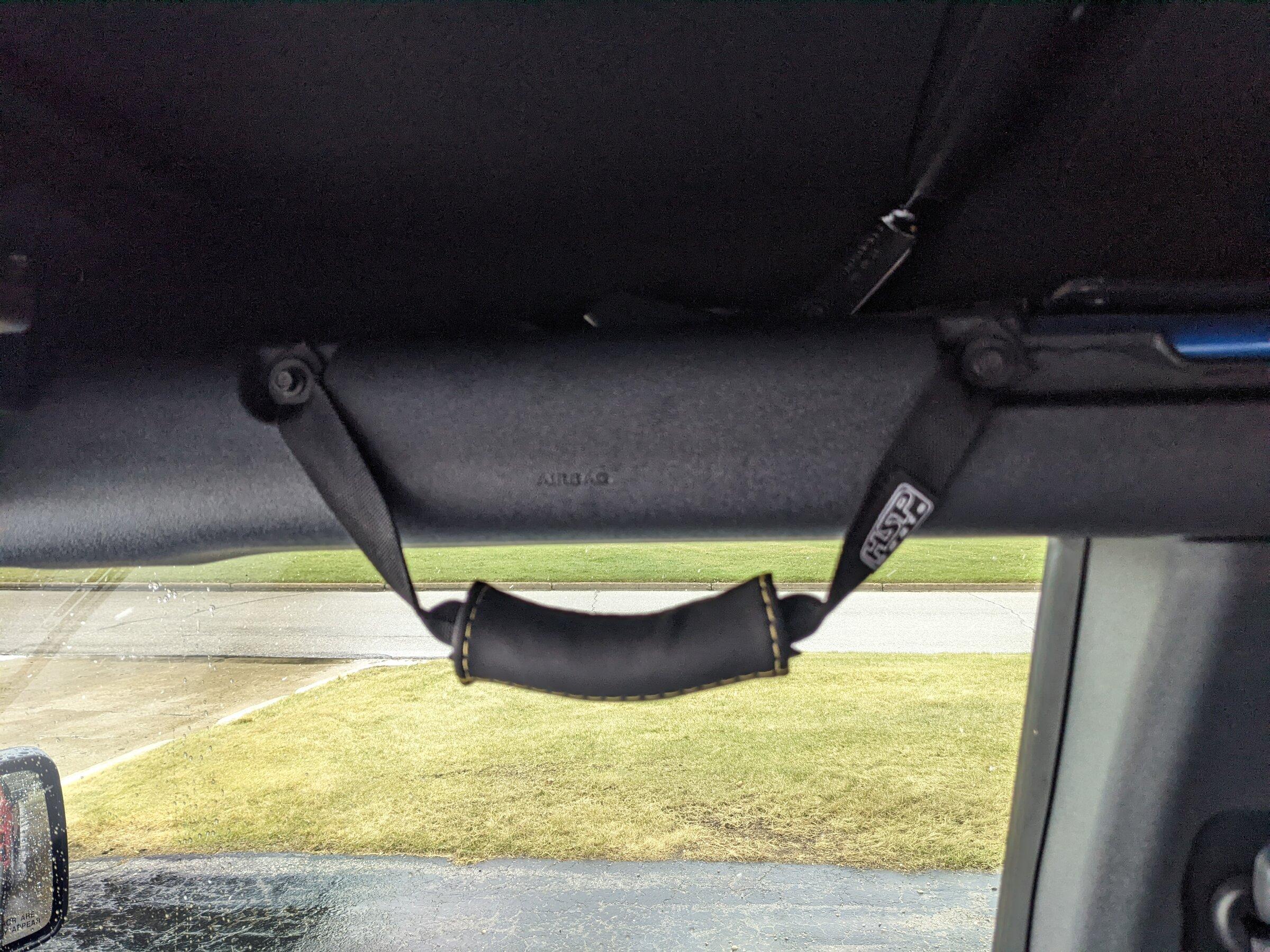 Ford Bronco Bronco Roll Bar Grab Handles PXL_20220426_203216931.MP