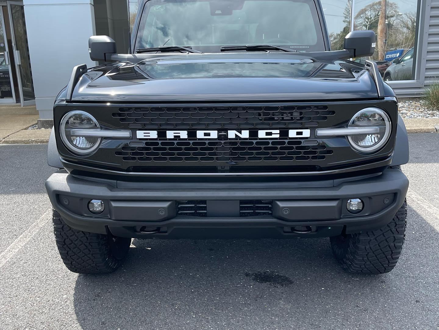 Ford Bronco SHADOW BLACK Bronco Club 560ECC95-2615-445D-BF53-8E3AC8BDB7DE