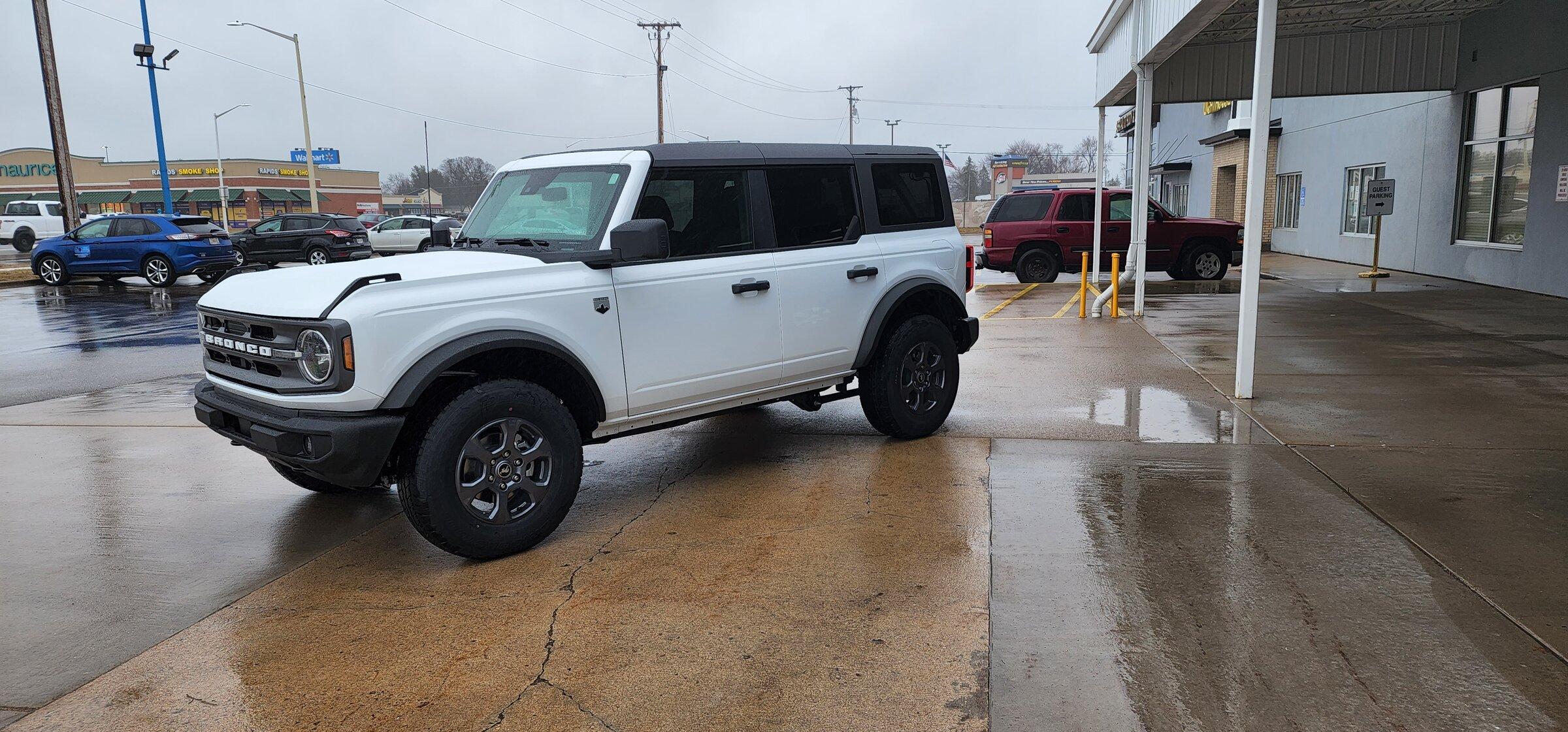 Ford Bronco Big Bend Wheels and Tires 20220422_155005