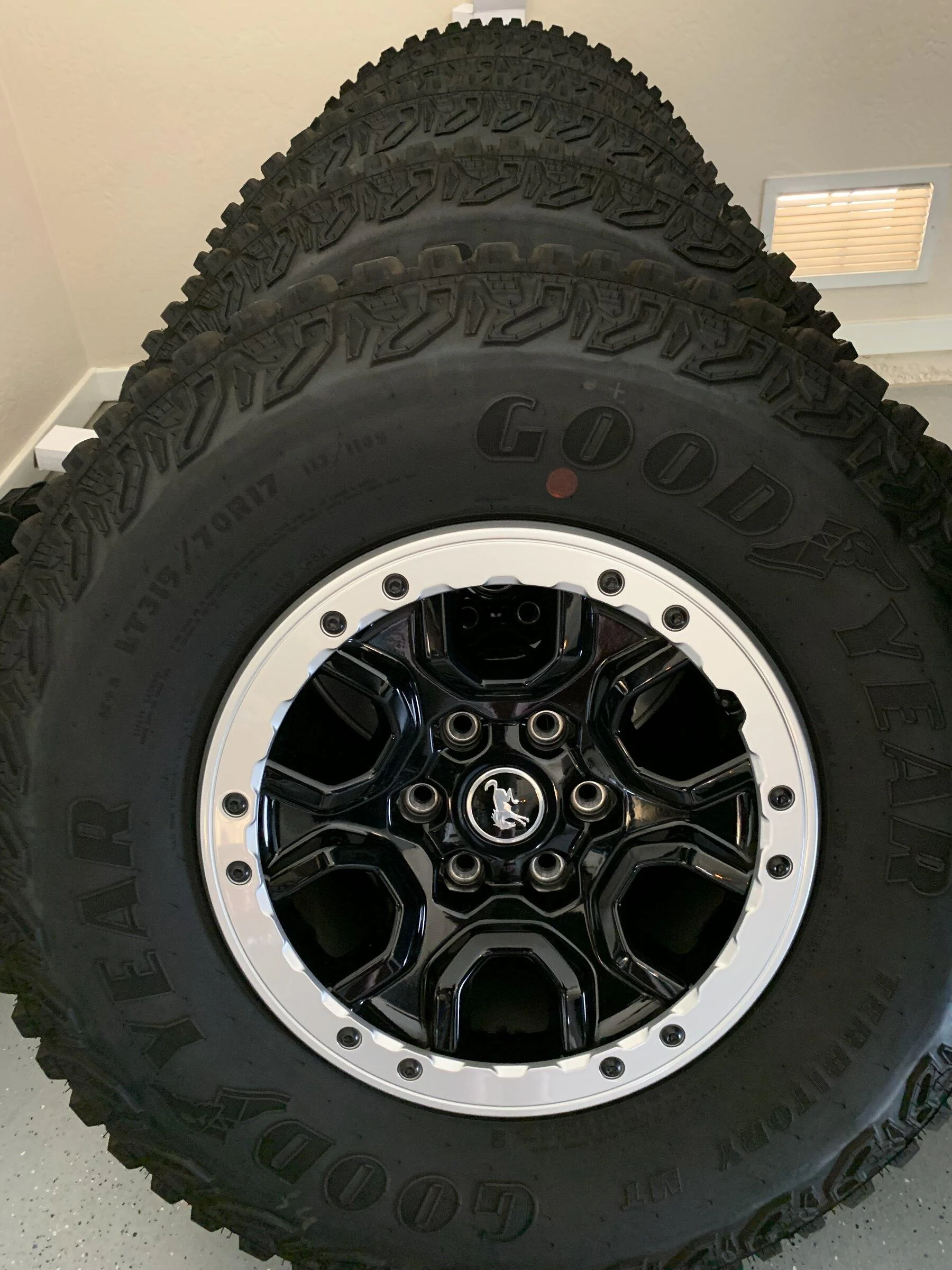 Ford Bronco Sasquatch Take Offs. 300 miles. Include TPMS 49BAADF9-0690-4C34-87FE-A7512016602E
