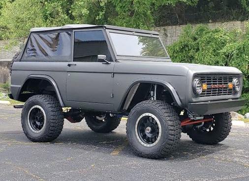Ford Bronco a well kept ancestor ACBC1F05-D3C8-4748-90B4-3C924D6404BF