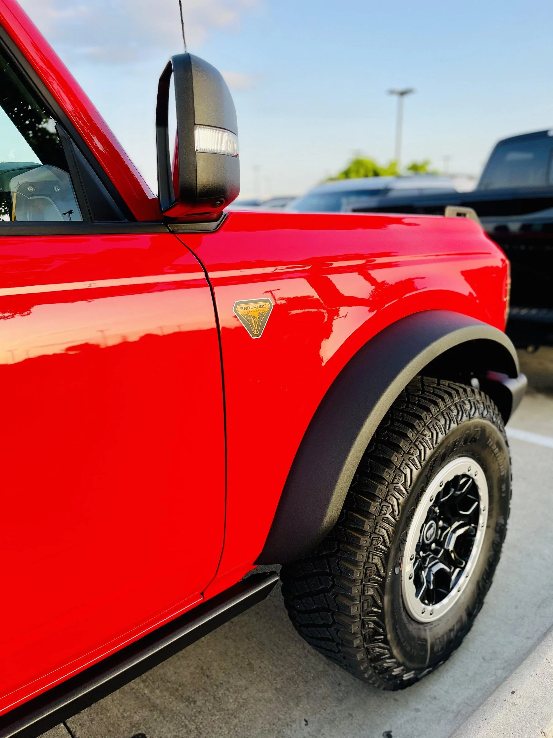 Ford Bronco RACE RED Bronco Club 30C9801F-1232-4F60-BF4B-8497D80E3640