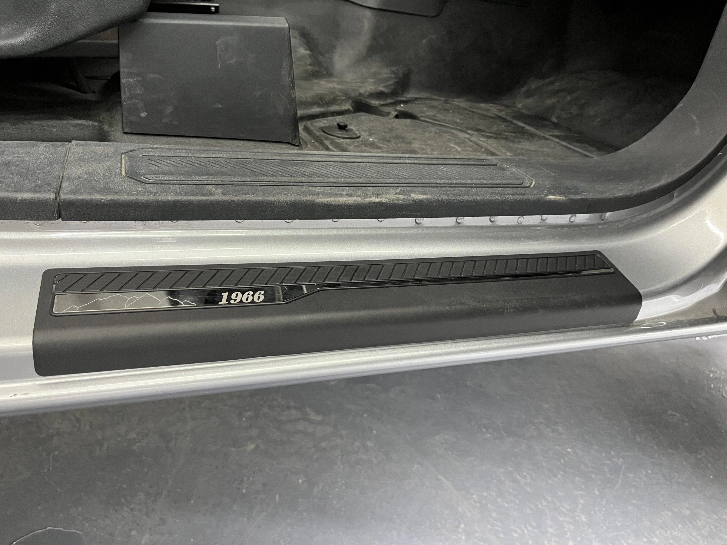 Ford Bronco Mabtte Door Sill Protector for Ford Bronco 4-door 2021+ lQDPDhtgfaeHCTDNC9DND8CwuFz0Cbr5zkwCbsOHSwA7AA_4032_3024