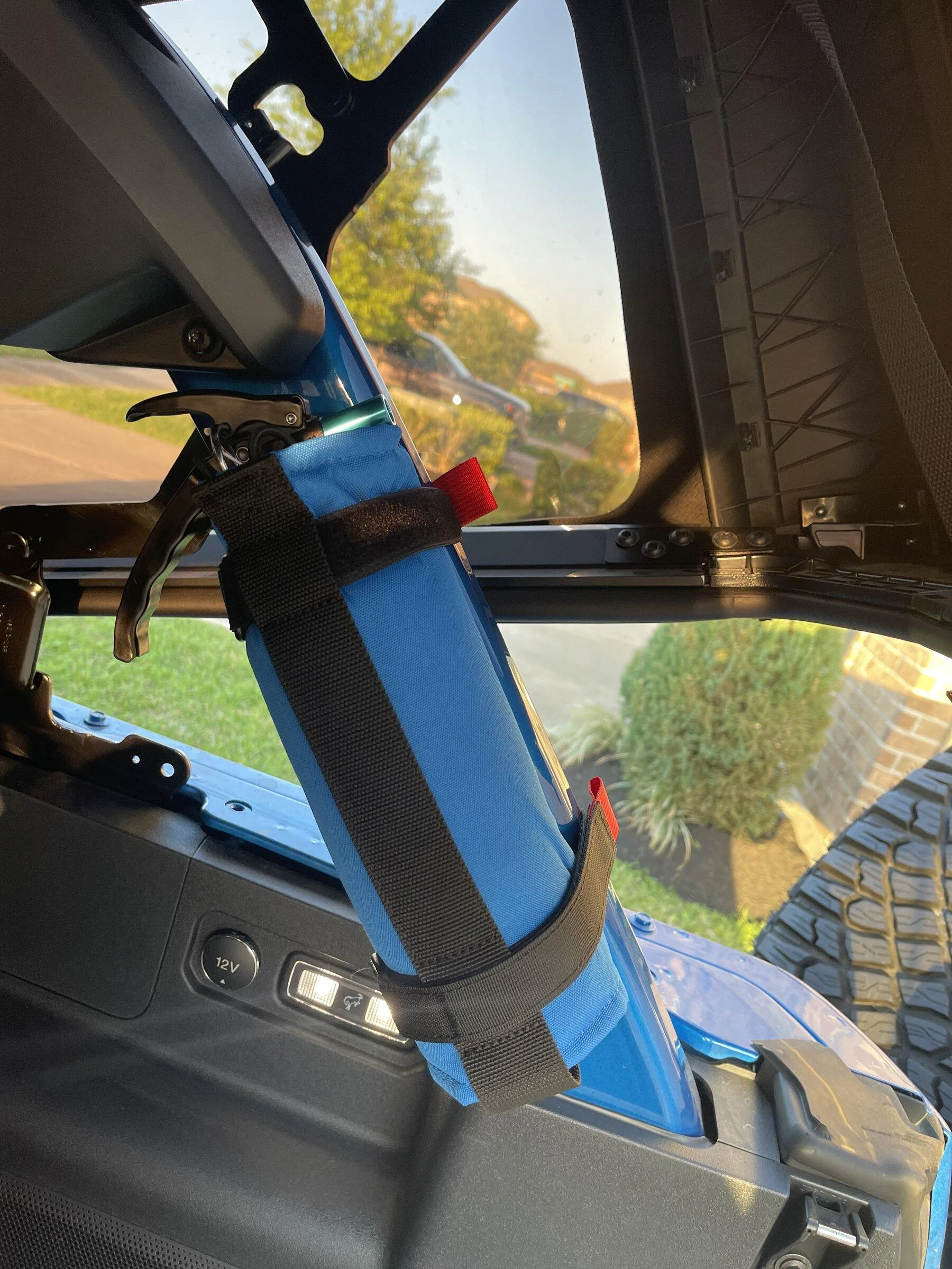 Ford Bronco Fire Extinguisher Mounted Pics - Post Em! 444ECBAA-E66A-48F5-A89D-FD6E1357F897