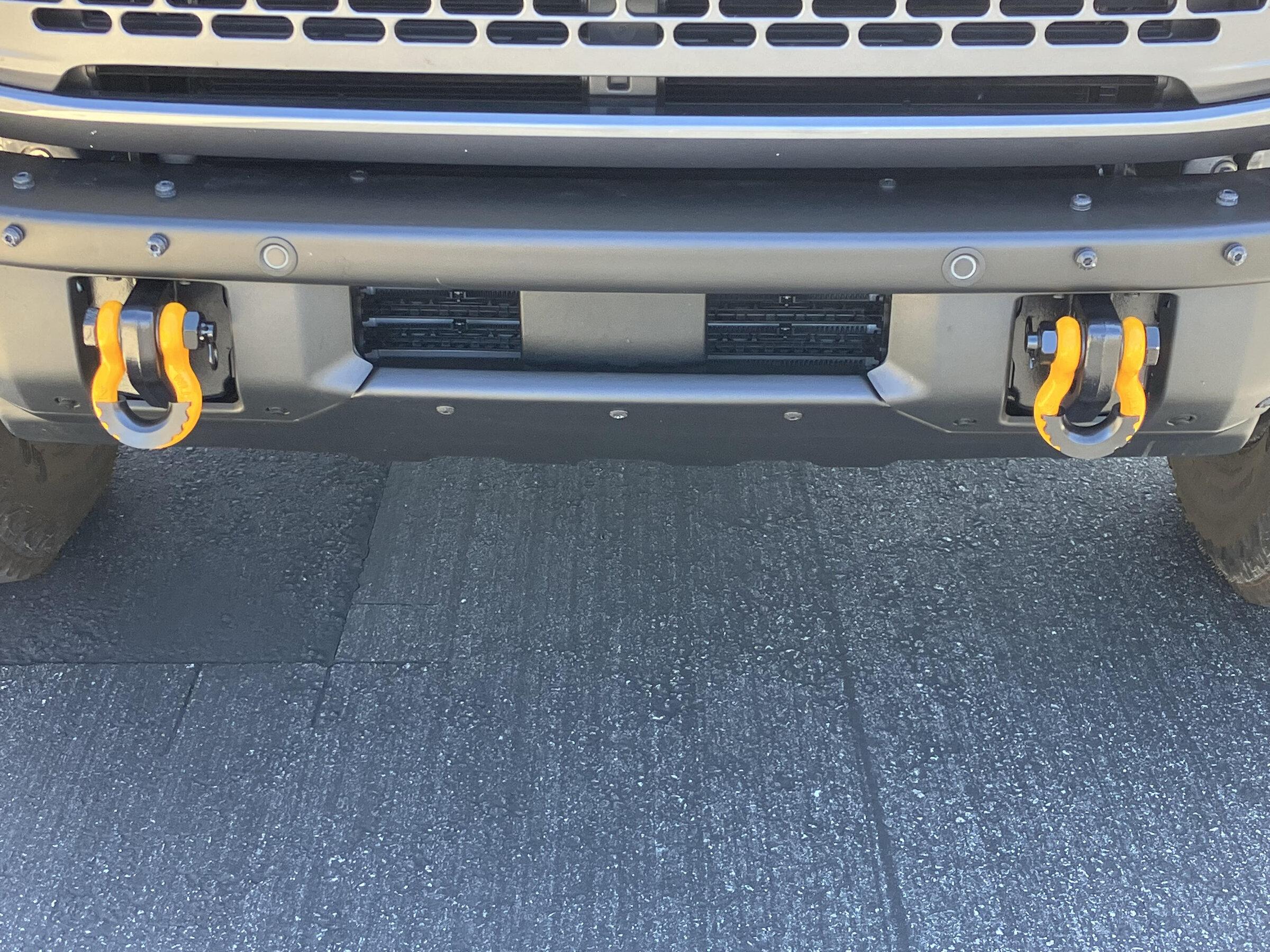 Bronco_Shackles.jpg
