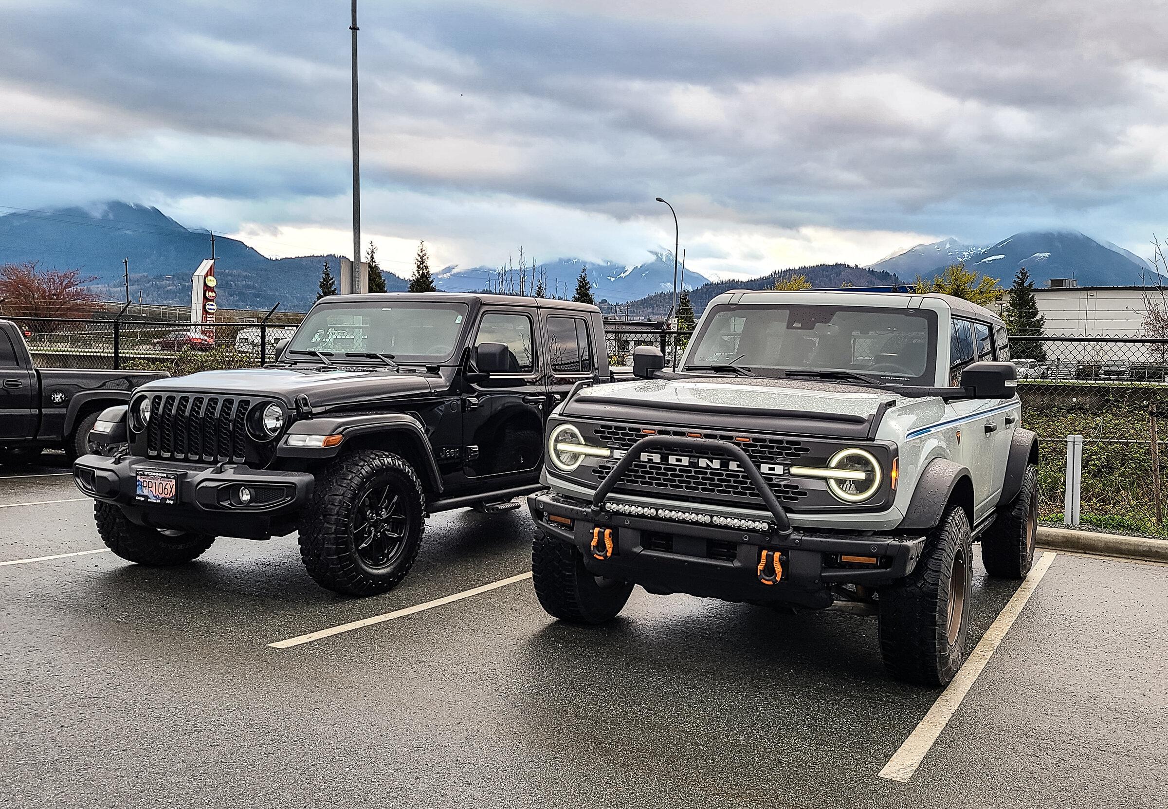 Ford Bronco CACTUS GRAY Bronco Club PSX_20220430_123055