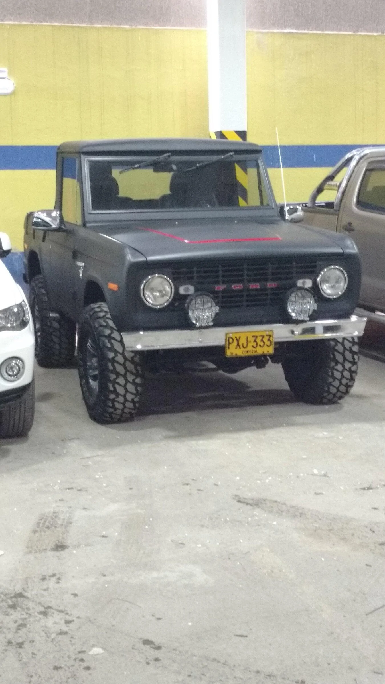 Ford Bronco a well kept ancestor IMG_20160624_160708374