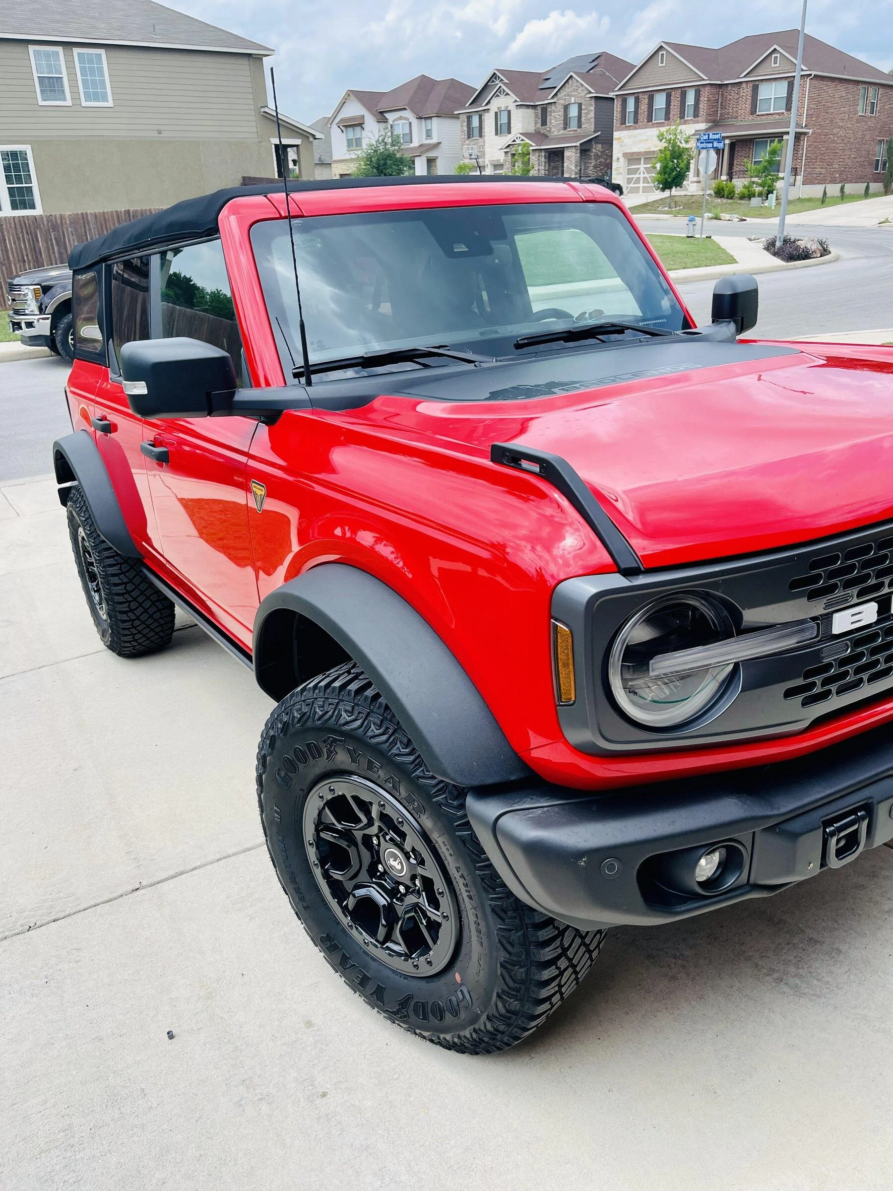 Ford Bronco RACE RED Bronco Club 7200379B-5FBB-4E18-A5FE-0E61220C8F7C