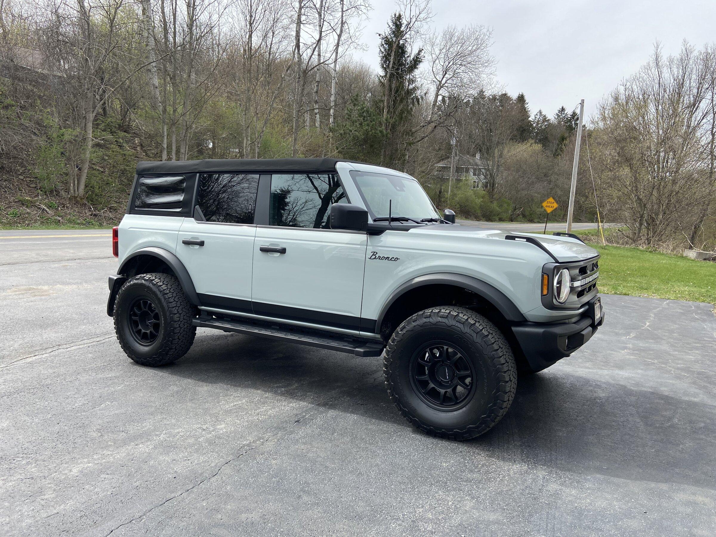 Ford Bronco CACTUS GRAY Bronco Club 28D6A28C-A467-459F-B1B4-FBCCB9082313