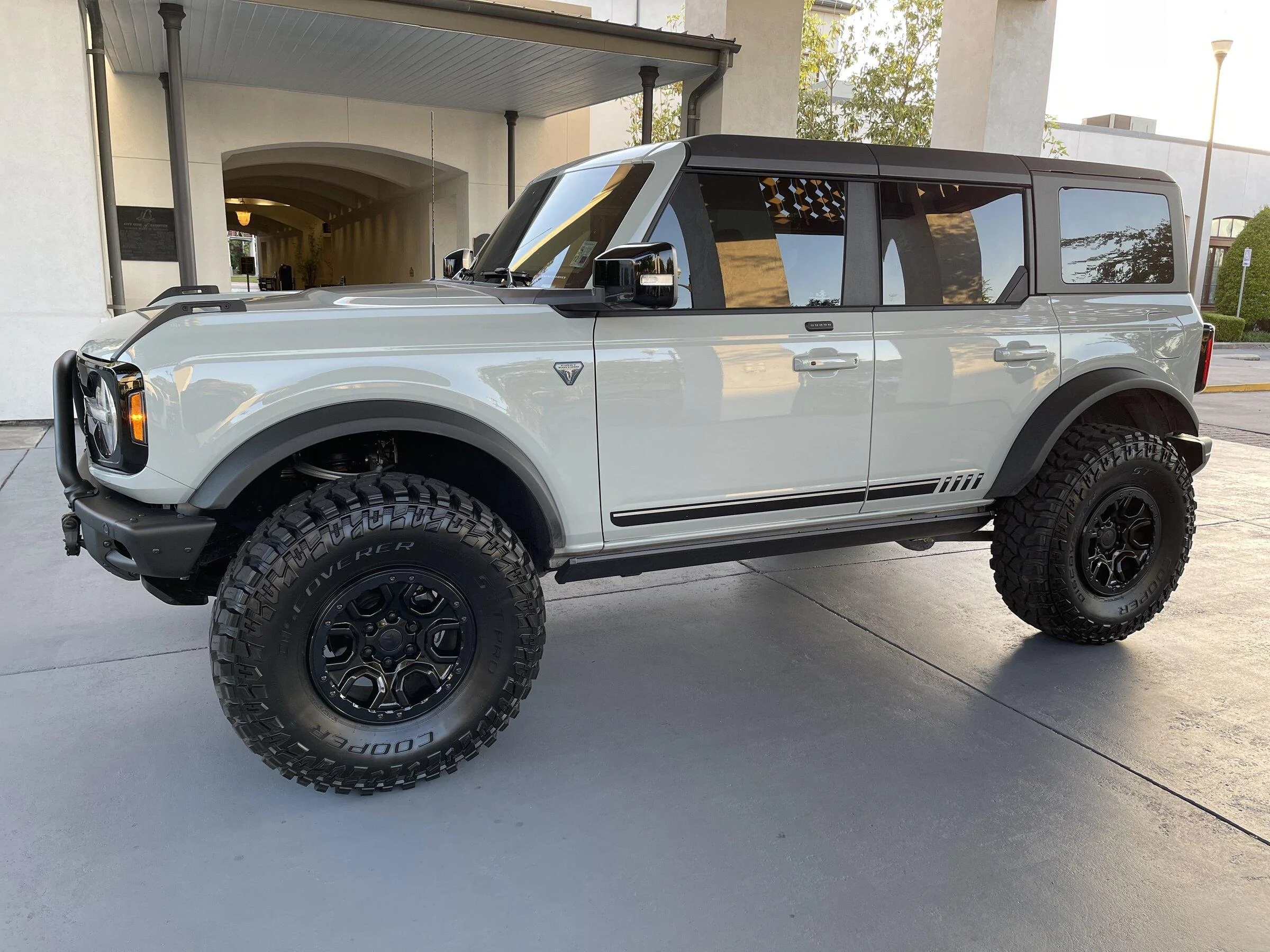 Ford Bronco CACTUS GRAY Bronco Club 2B4FA12E-3FBA-4215-B5DE-83B28FE0815F