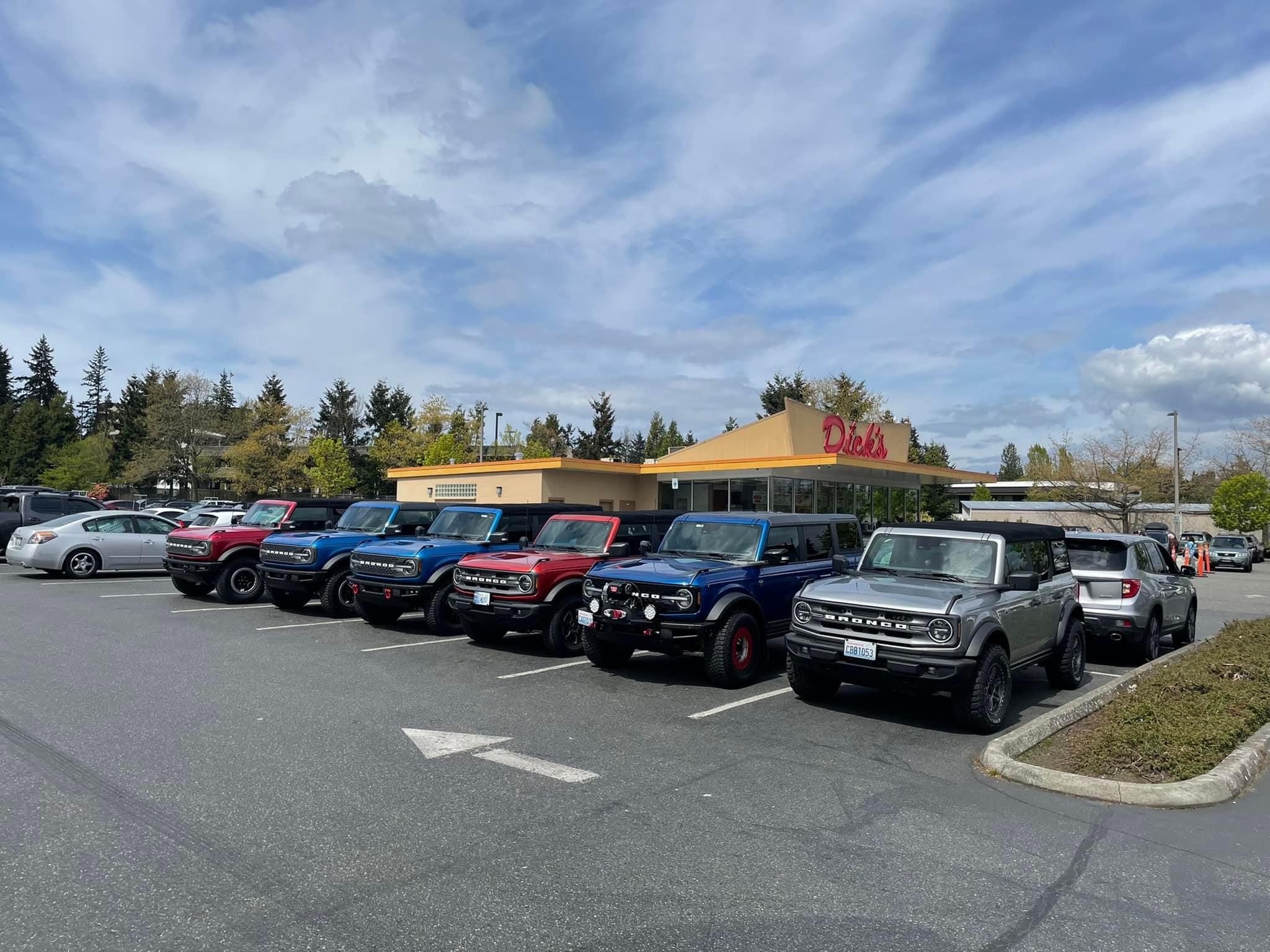 Ford Bronco Nothing.  Just a small group photo. 279367004_4950761468325865_3380638279342330733_n
