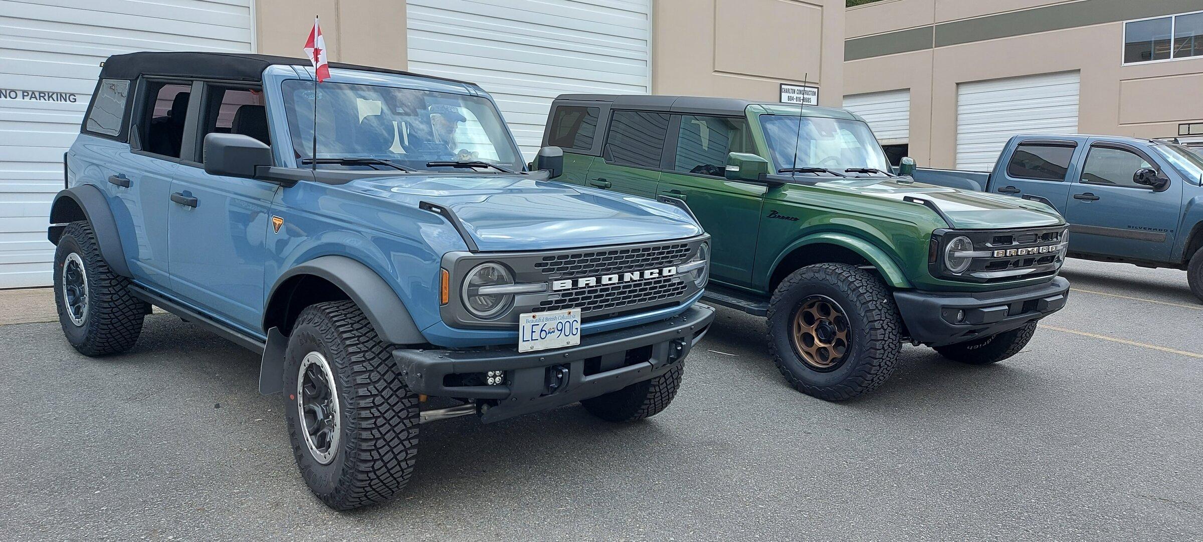 Ford Bronco Bestop vs original soft top 20220501_115924