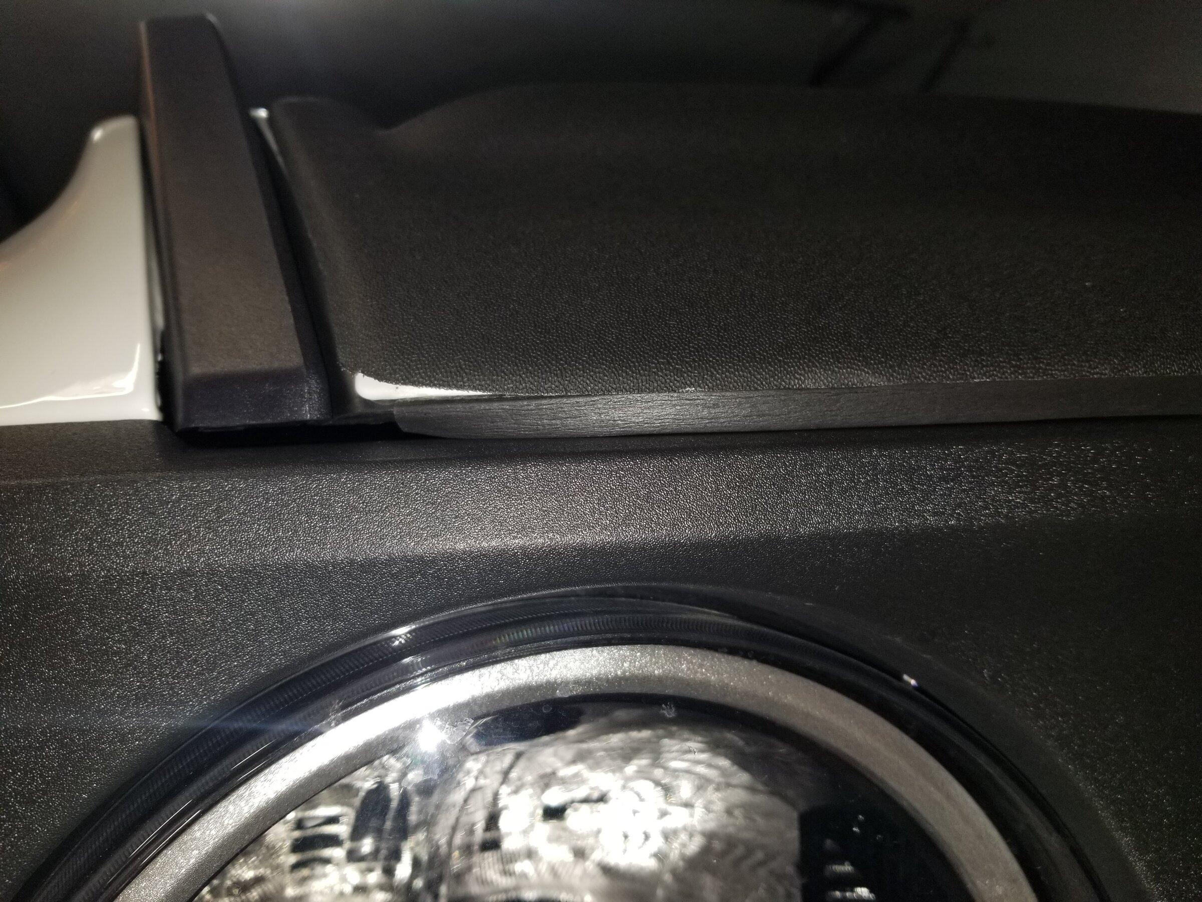 Ford Bronco AEROSKIN II hood deflector Question 20220503_095348