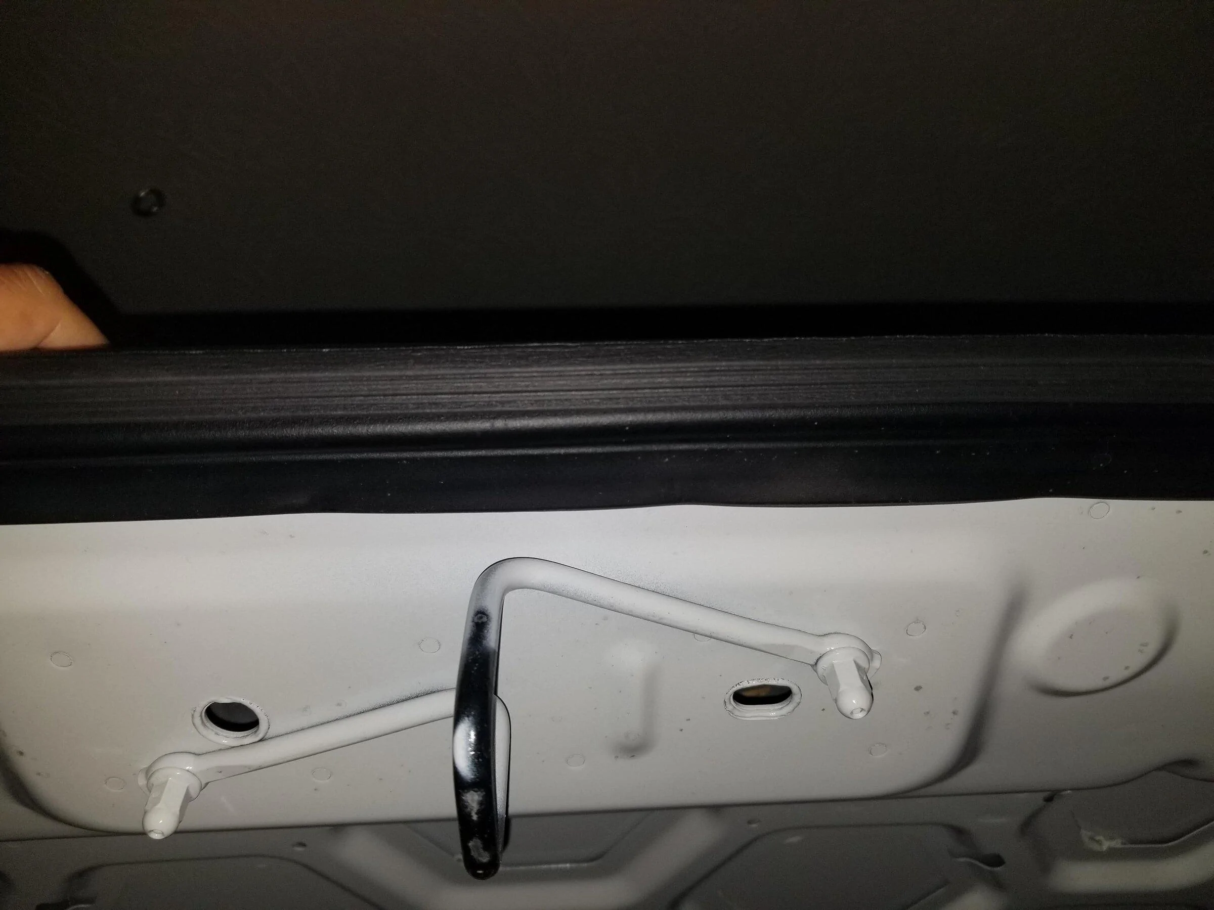 Ford Bronco AEROSKIN II hood deflector Question 20220503_095649
