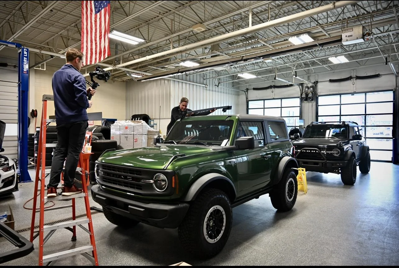 Ford Bronco How to Install Factory OEM Ford Bronco Roof Rails 21+ 1C44A3E0-5B5E-44C5-82A2-3E263FF7035B_1_201_a