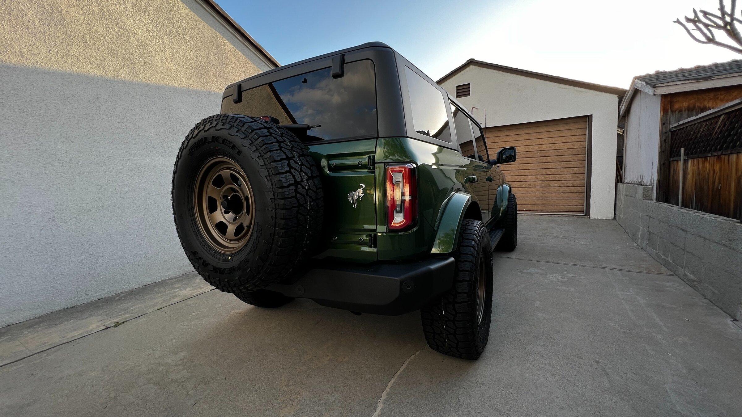 Ford Bronco ERUPTION GREEN Bronco Club IMG_3064