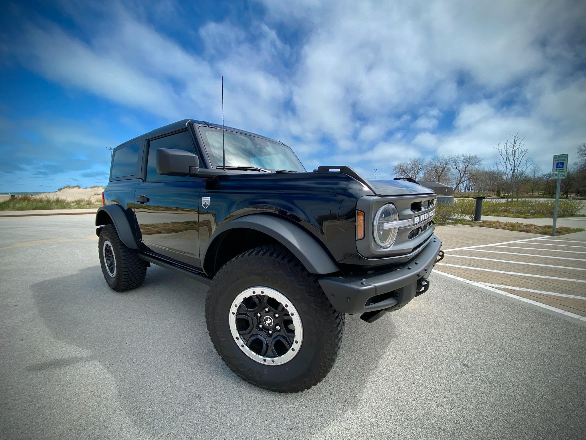 Ford Bronco SHADOW BLACK Bronco Club IMG_0086