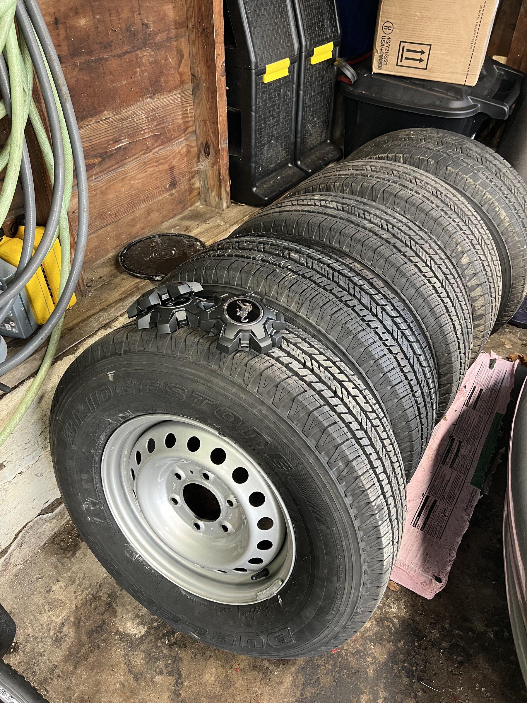Ford Bronco Base Wheels and Tires (with TPMS) IMG_6808