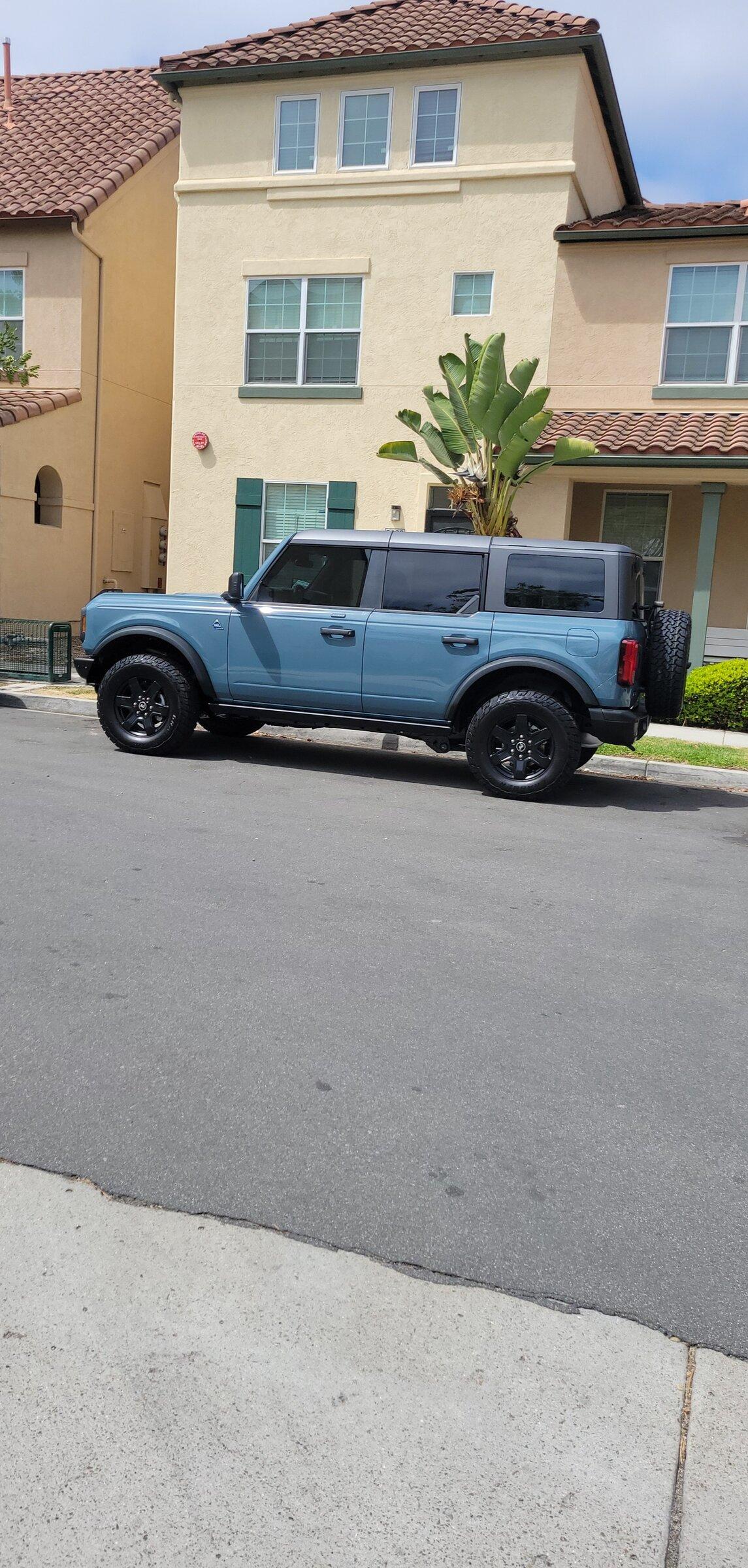 Ford Bronco 🛠 3/14/22 Build Week Group Snapchat-370598586