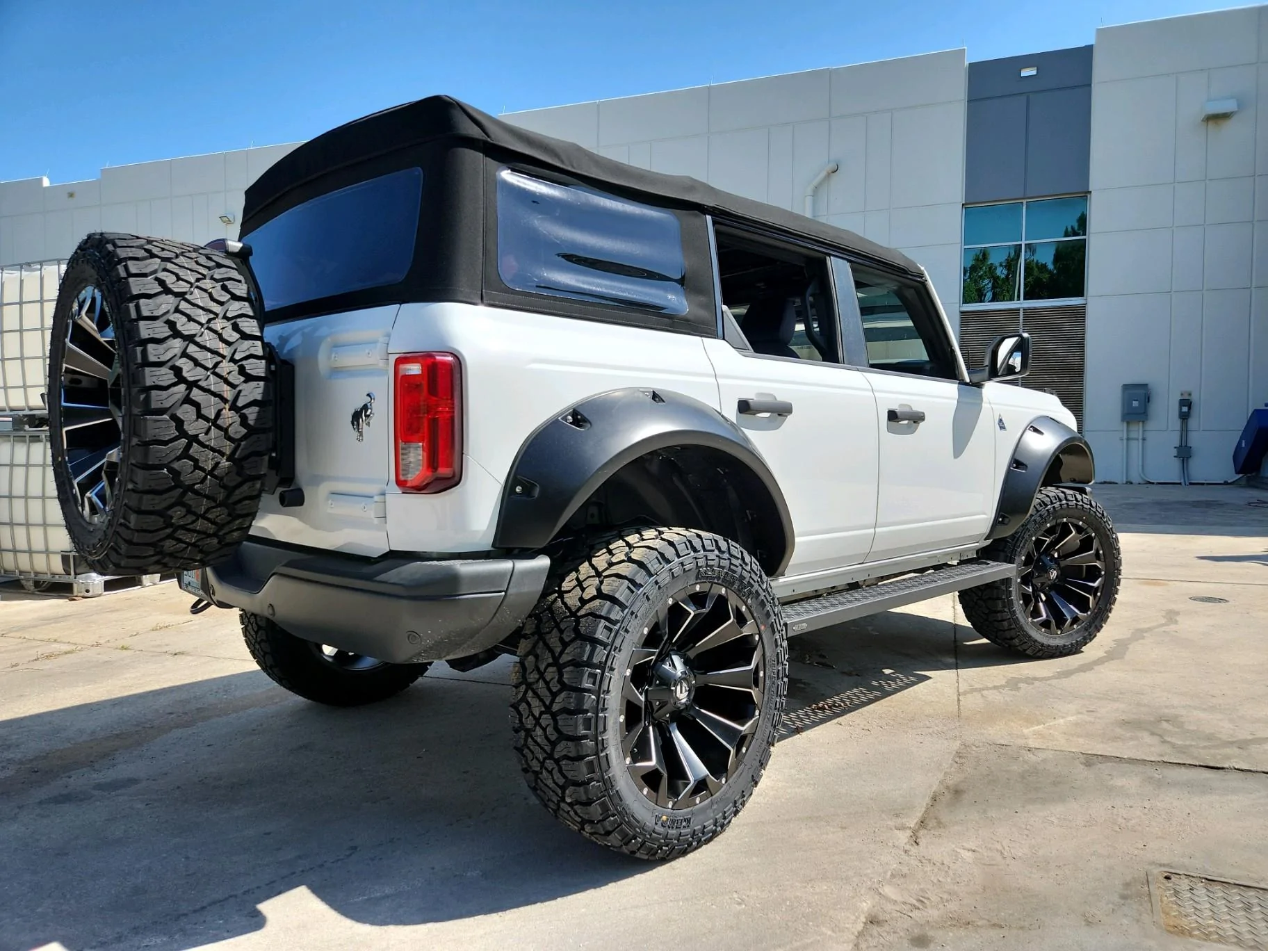 Ford Bronco Paintable Fender Flares by Bushwacker B6C5C37F-D1B0-414D-9D4A-FE907F9C9FA3