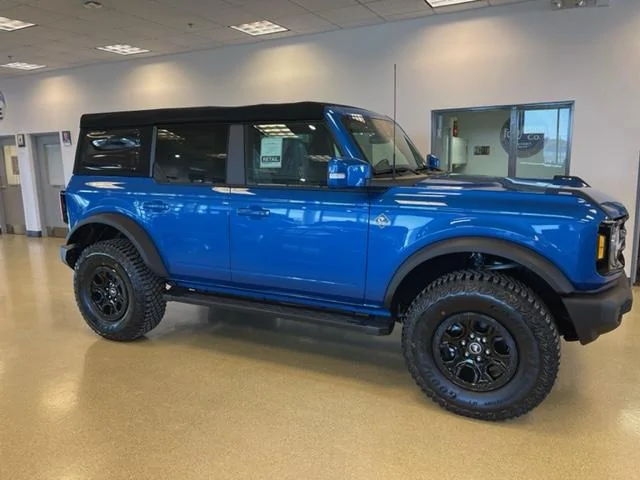 Ford Bronco Base Model added Badlands Wheels and Tires 14740C23-6A14-4E42-A1FE-750073867200