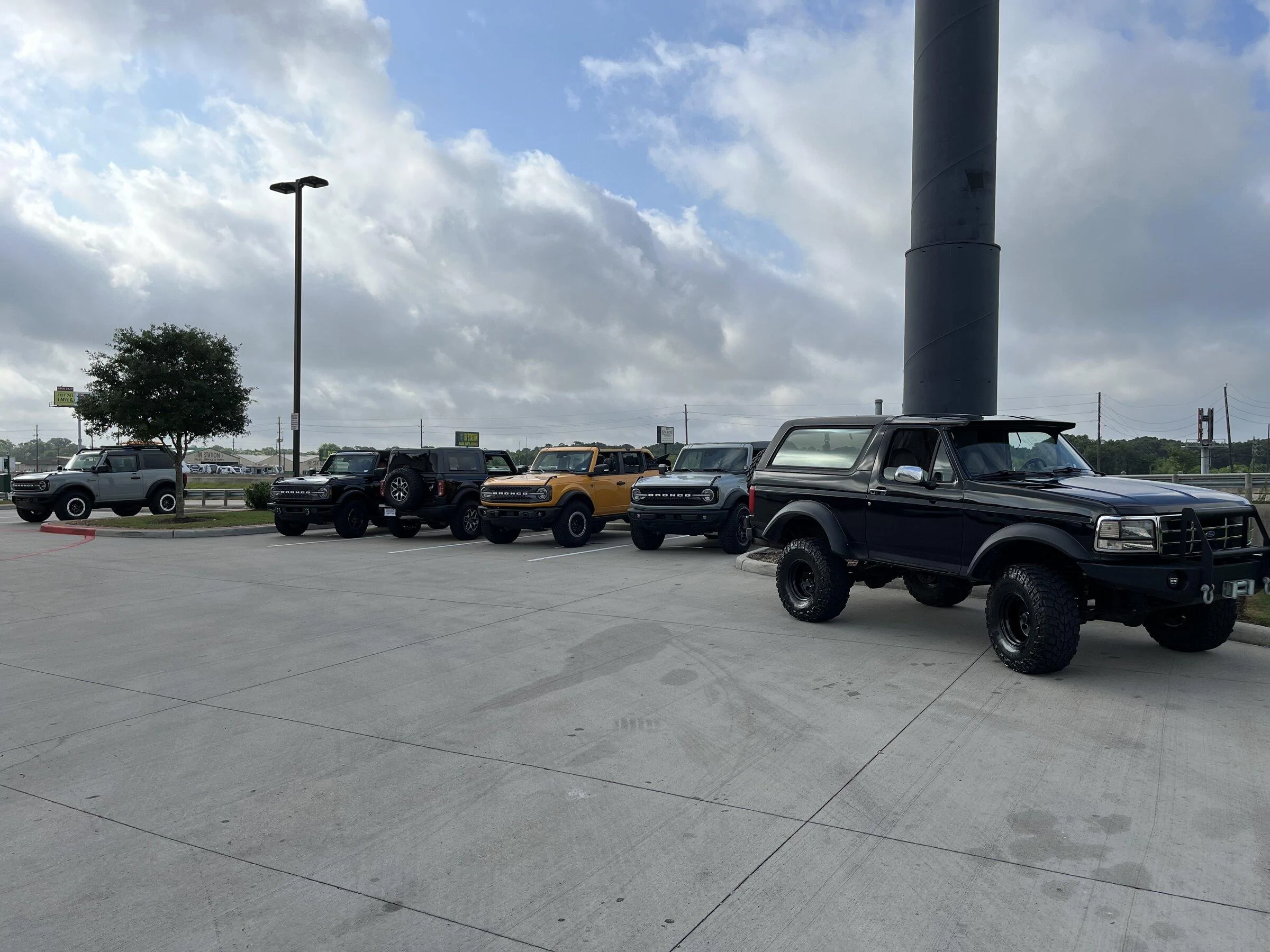 Ford Bronco 🛠 3/14/22 Build Week Group BD7A874B-6560-40CD-A922-64641B564444