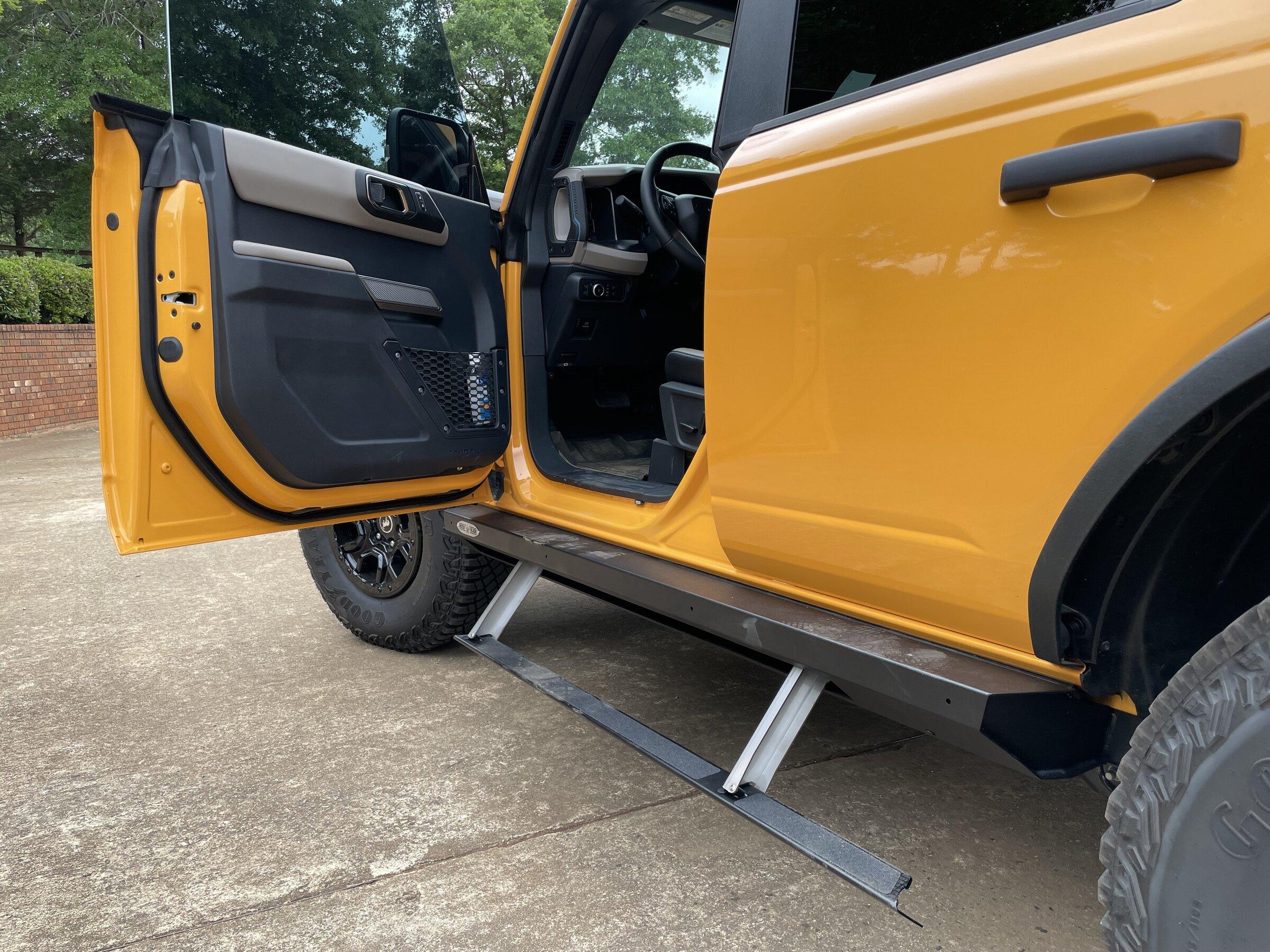 Ford Bronco Installed Rock Slide Engineering step slider IMG_1886