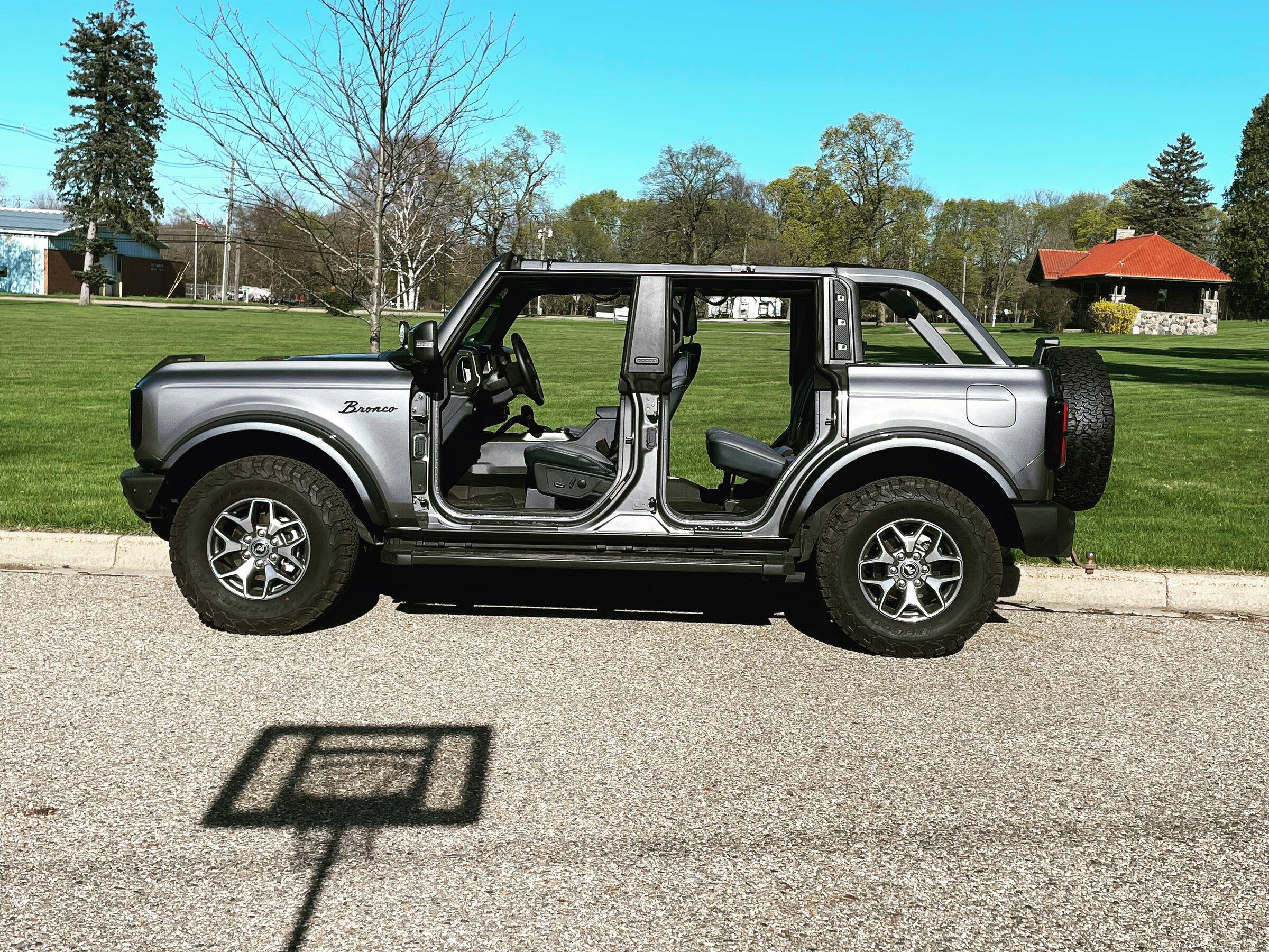 Ford Bronco Any tips for taking off OEM Soft Top? 417AC571-2089-44E9-9916-0DC9B0D52D9A