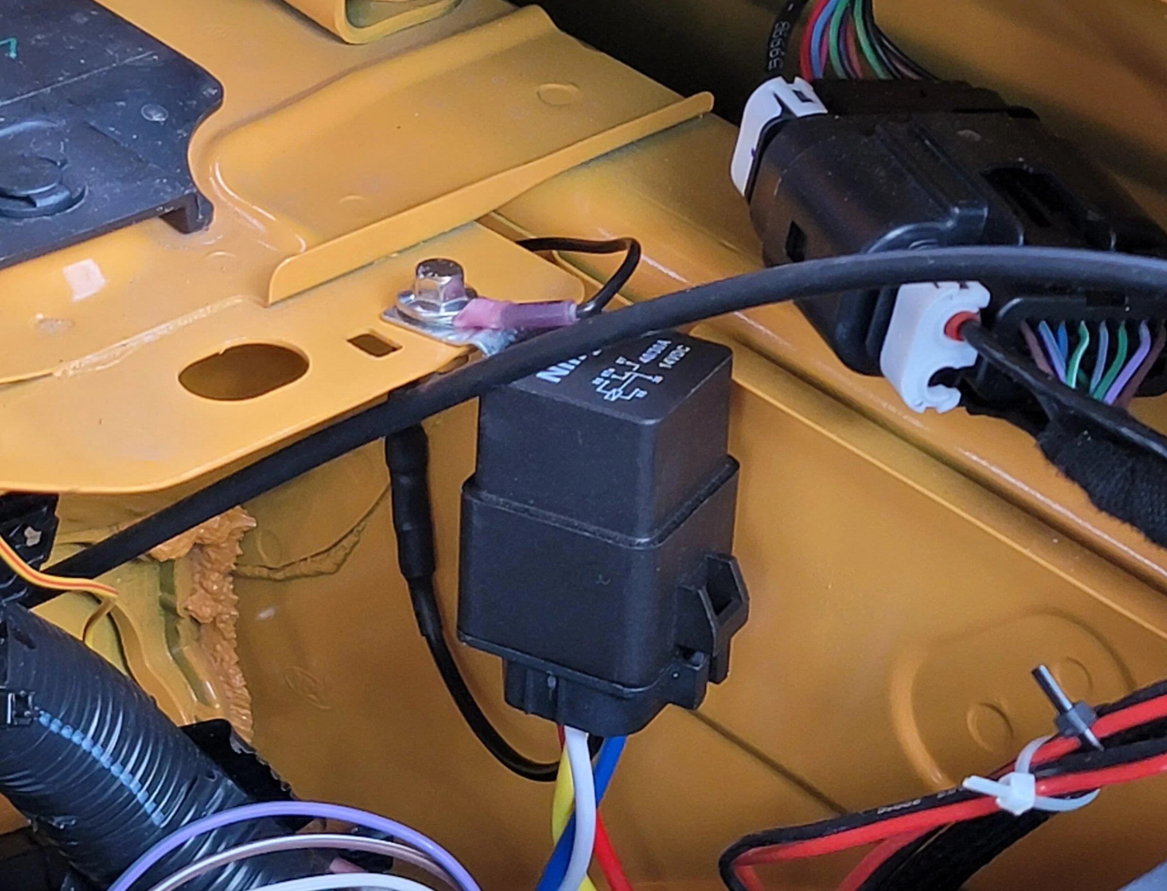 Ford Bronco Convenient spots for relays and grounds in engine compartment 20220430_175220