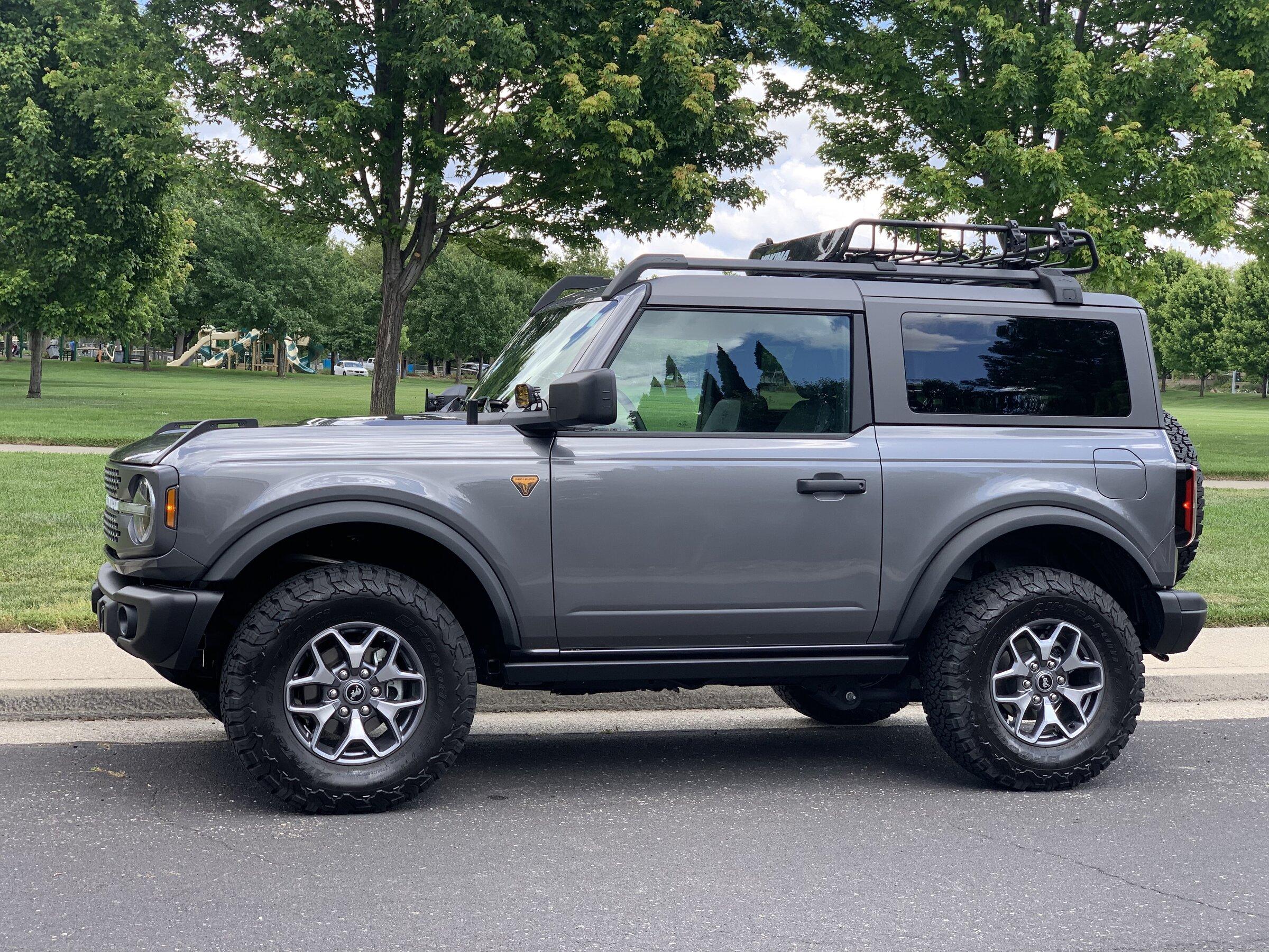 Ford Bronco CARBONIZED GRAY Bronco Club F02C3DE7-C8D6-4996-BE99-FCEEB94CD13D