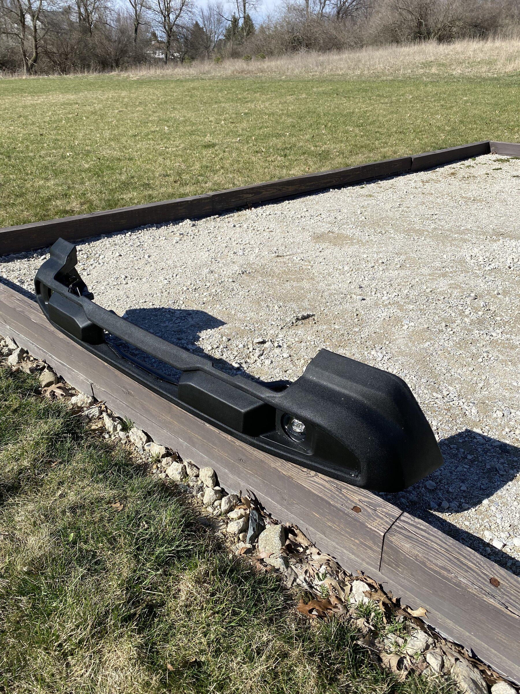Ford Bronco 2022 FRONT BUMPER $150 IMG-1558