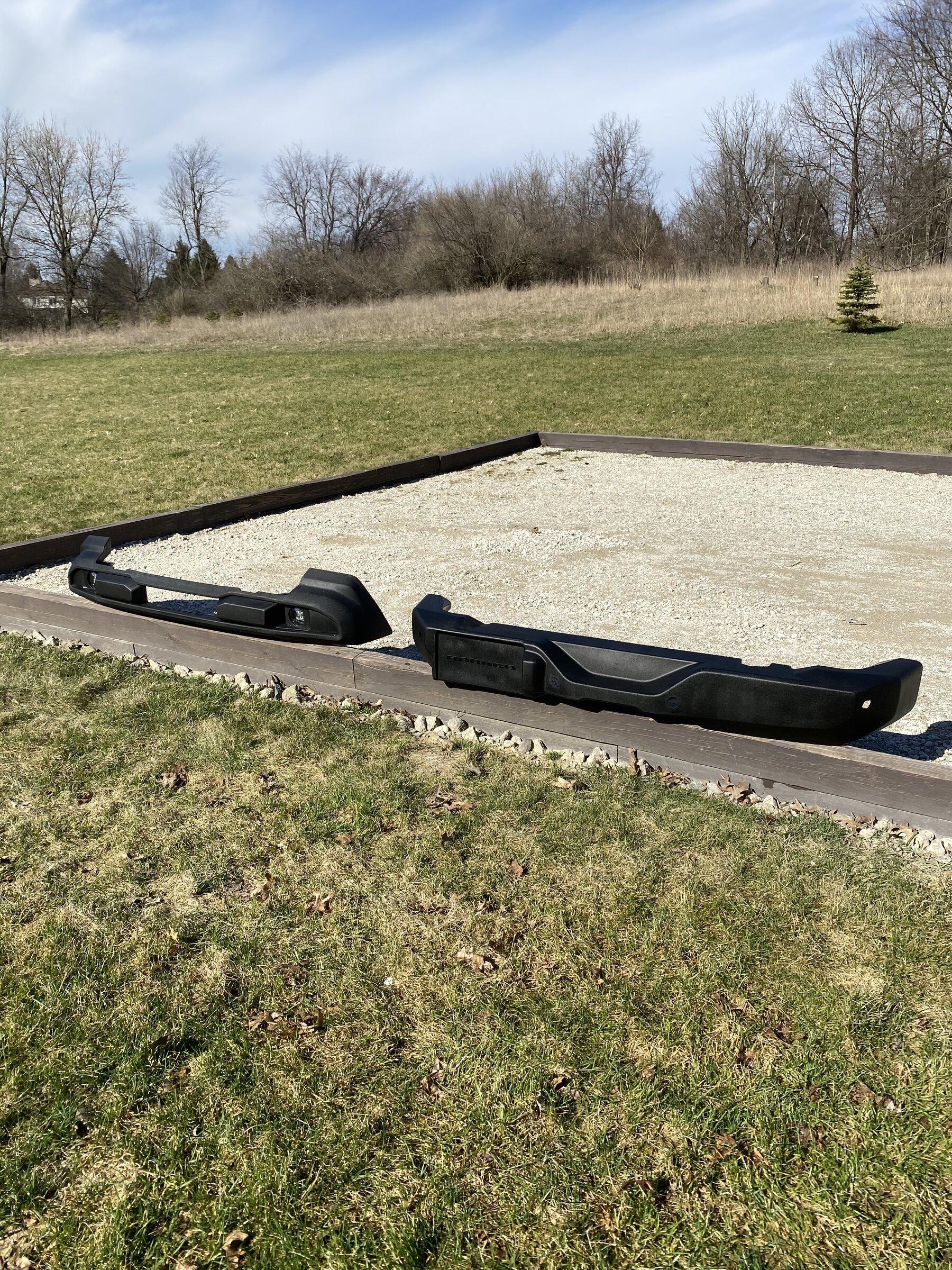Ford Bronco 2022 FRONT BUMPER $150 IMG-1561