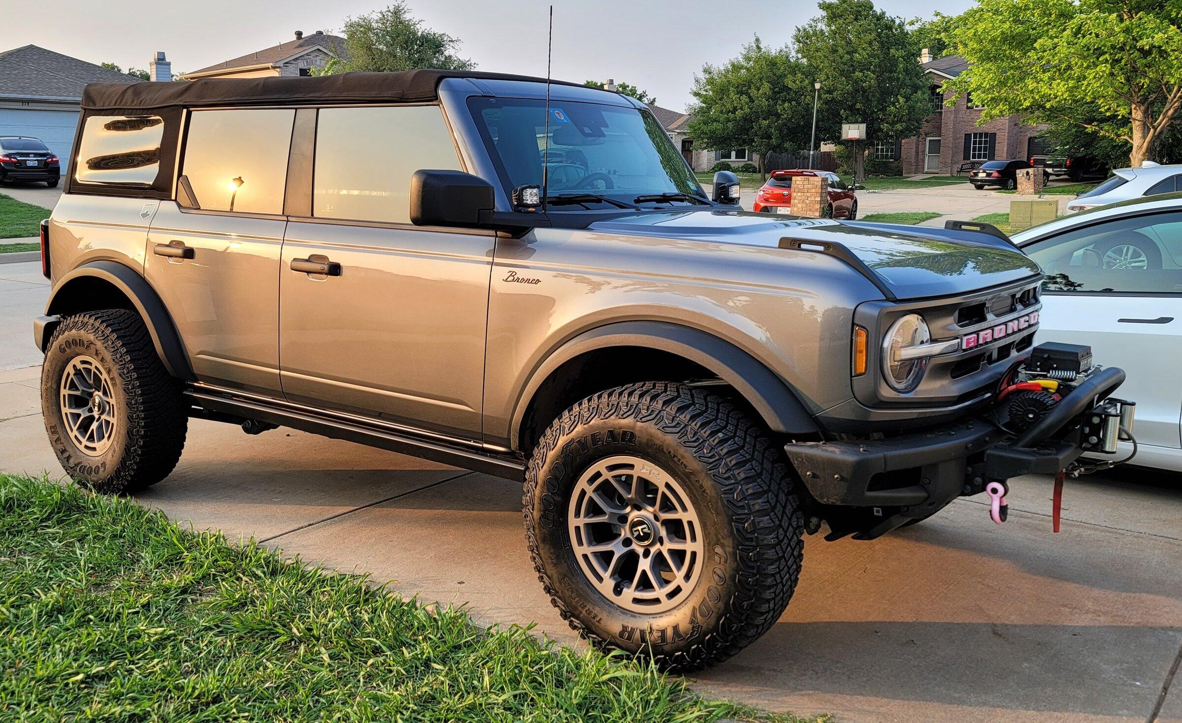 Ford Bronco CARBONIZED GRAY Bronco Club 20220509_192611