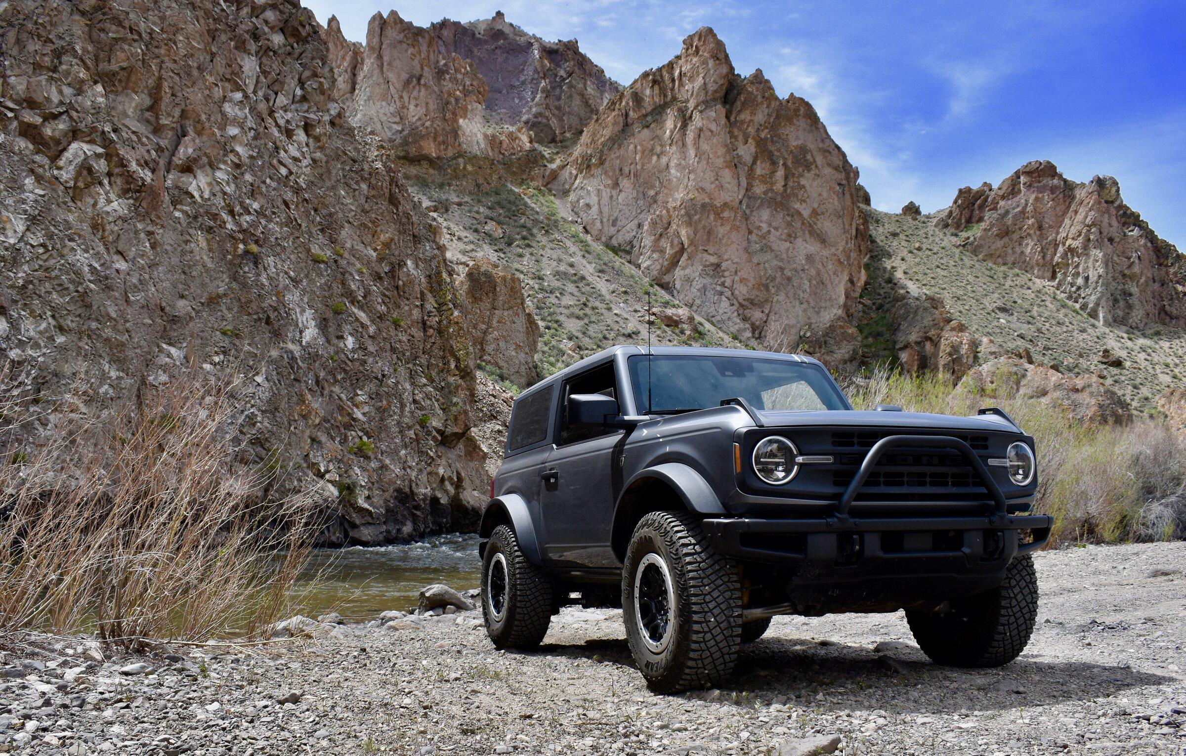 Ford Bronco Out & About in the Desert fullsizeoutput_b33