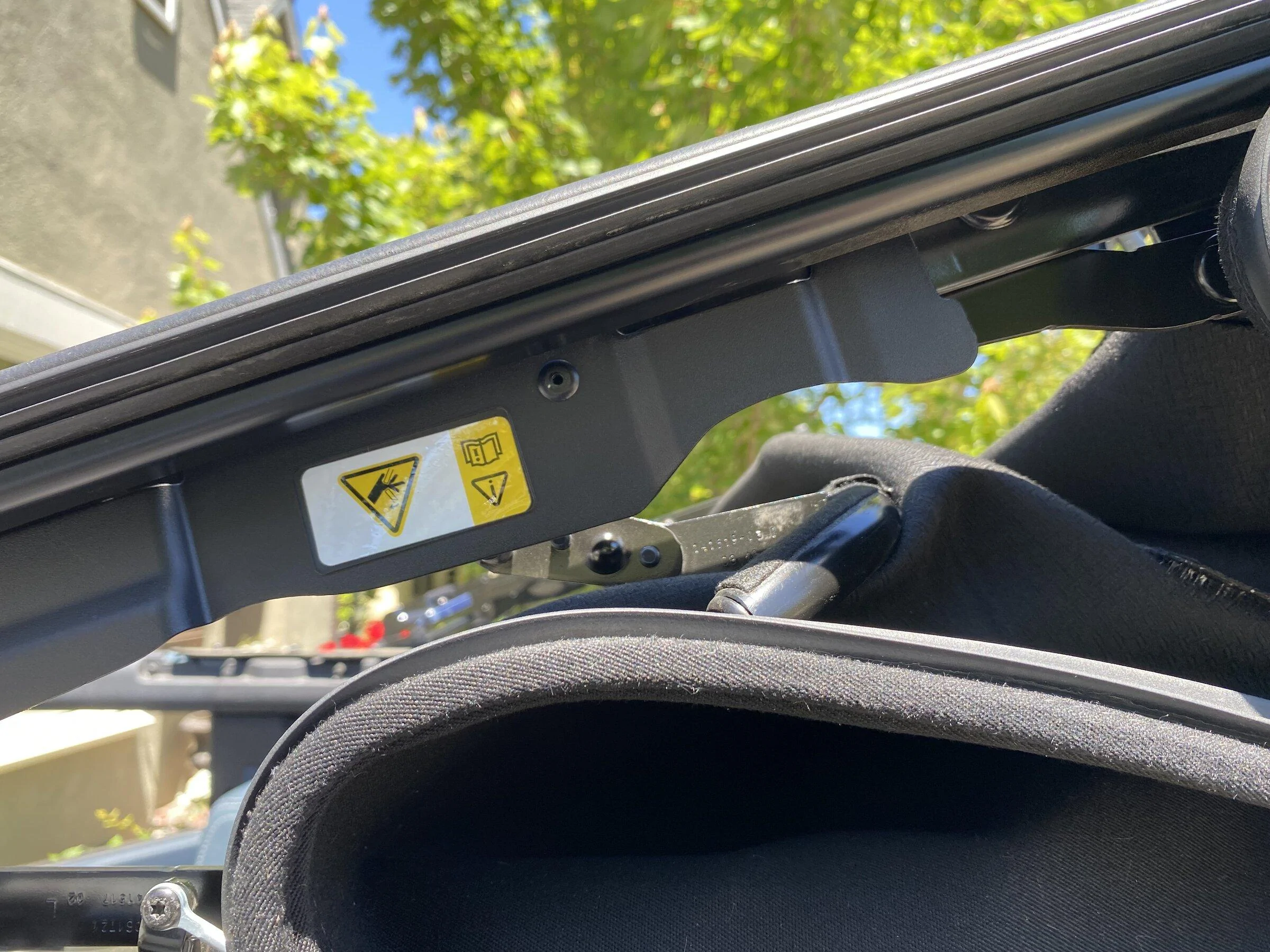 Ford Bronco Soft top fraying 1652300759519