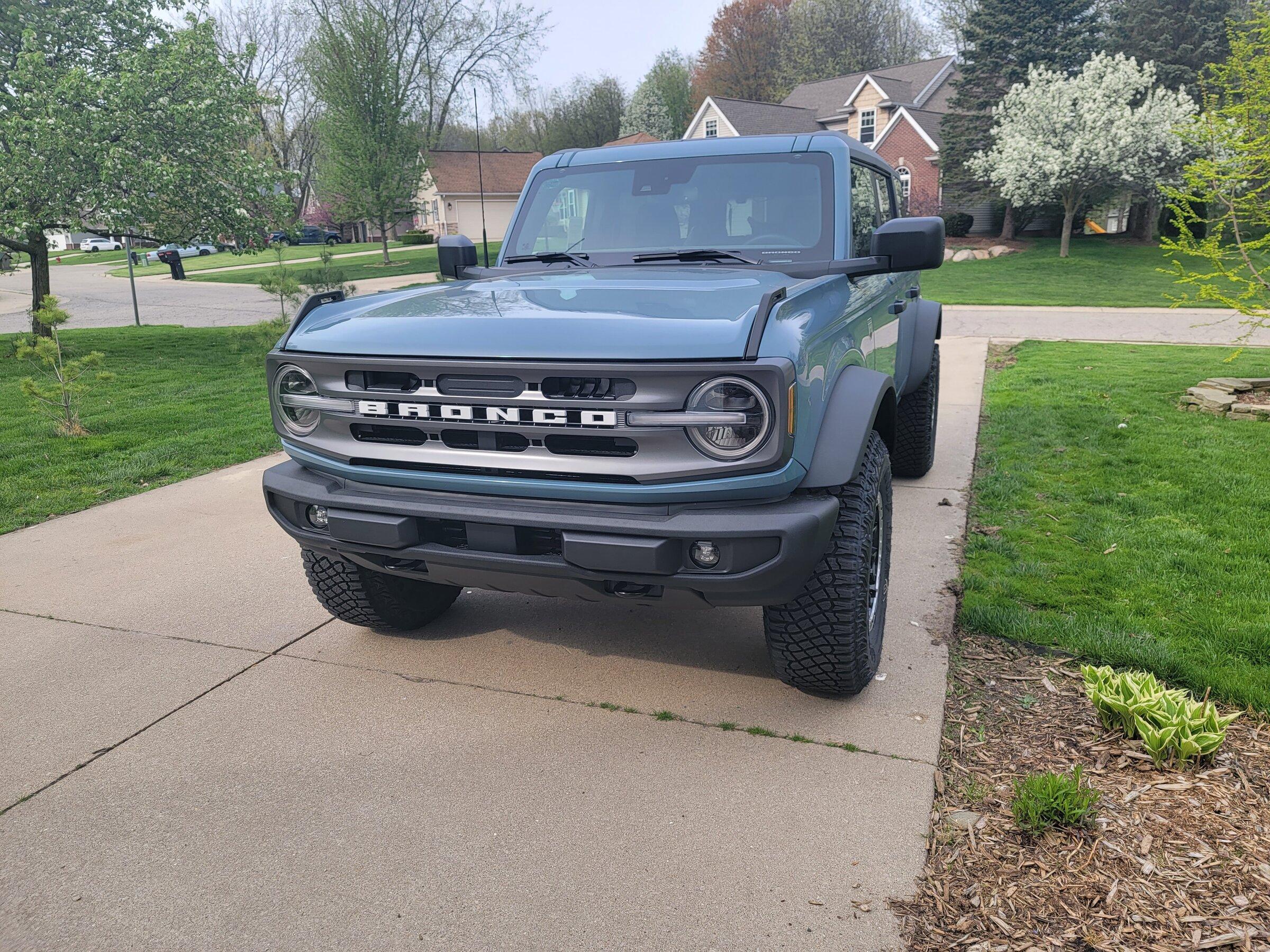 Ford Bronco 5/2/22 Build Week Group 20220511_172309