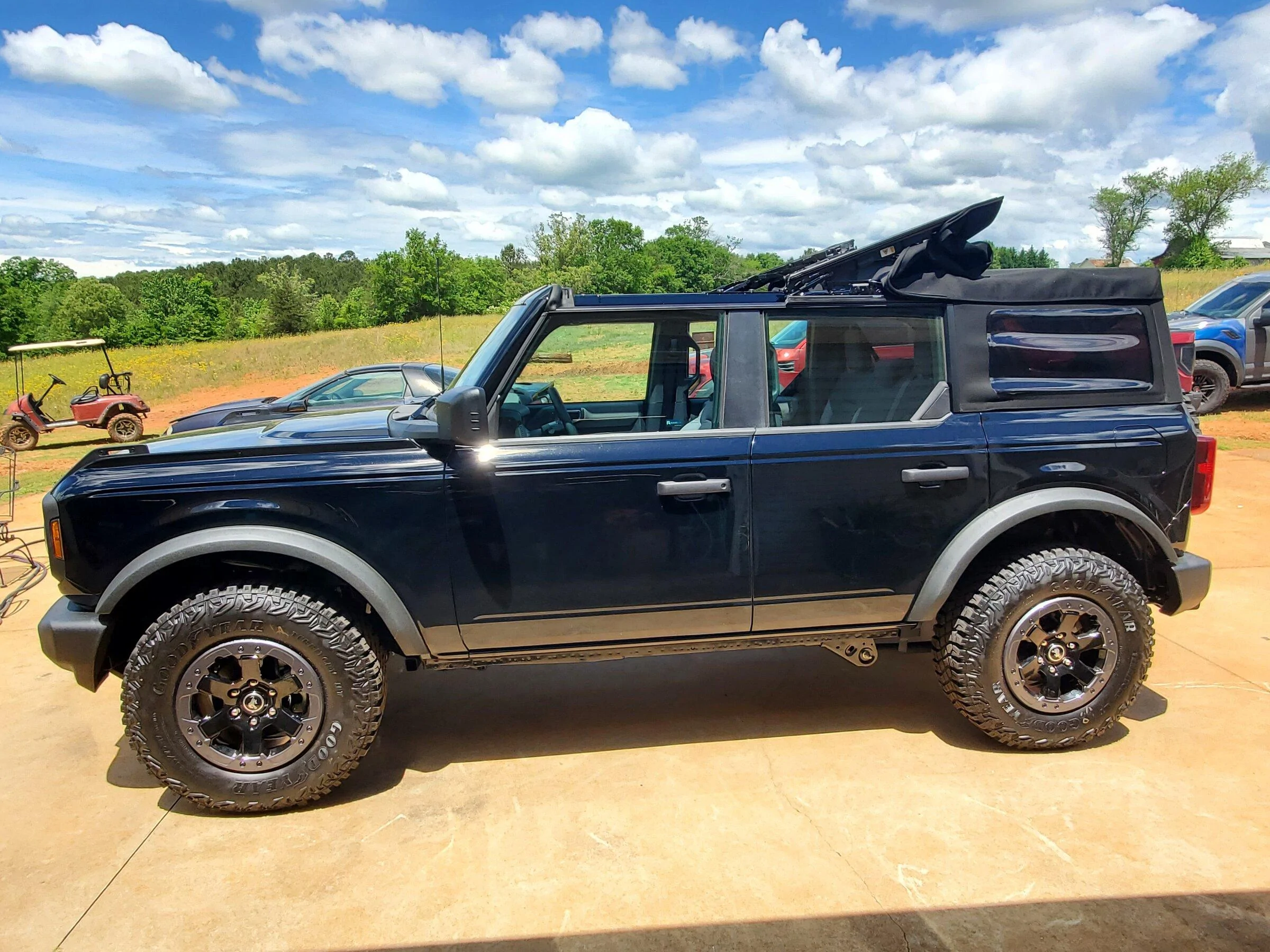 Ford Bronco Base Model added Badlands Wheels and Tires 20220507_132701